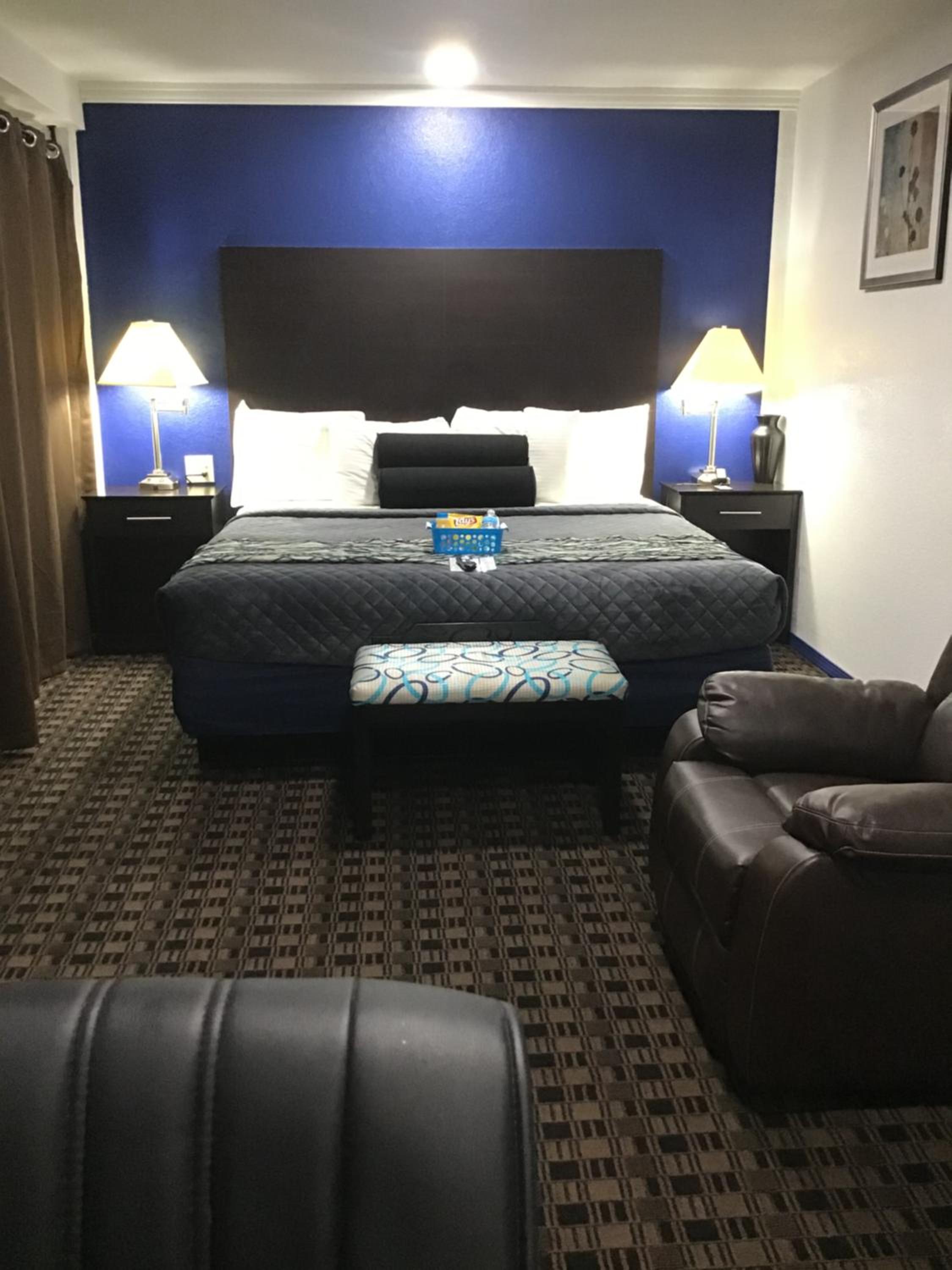 Budget Inn & Suites
