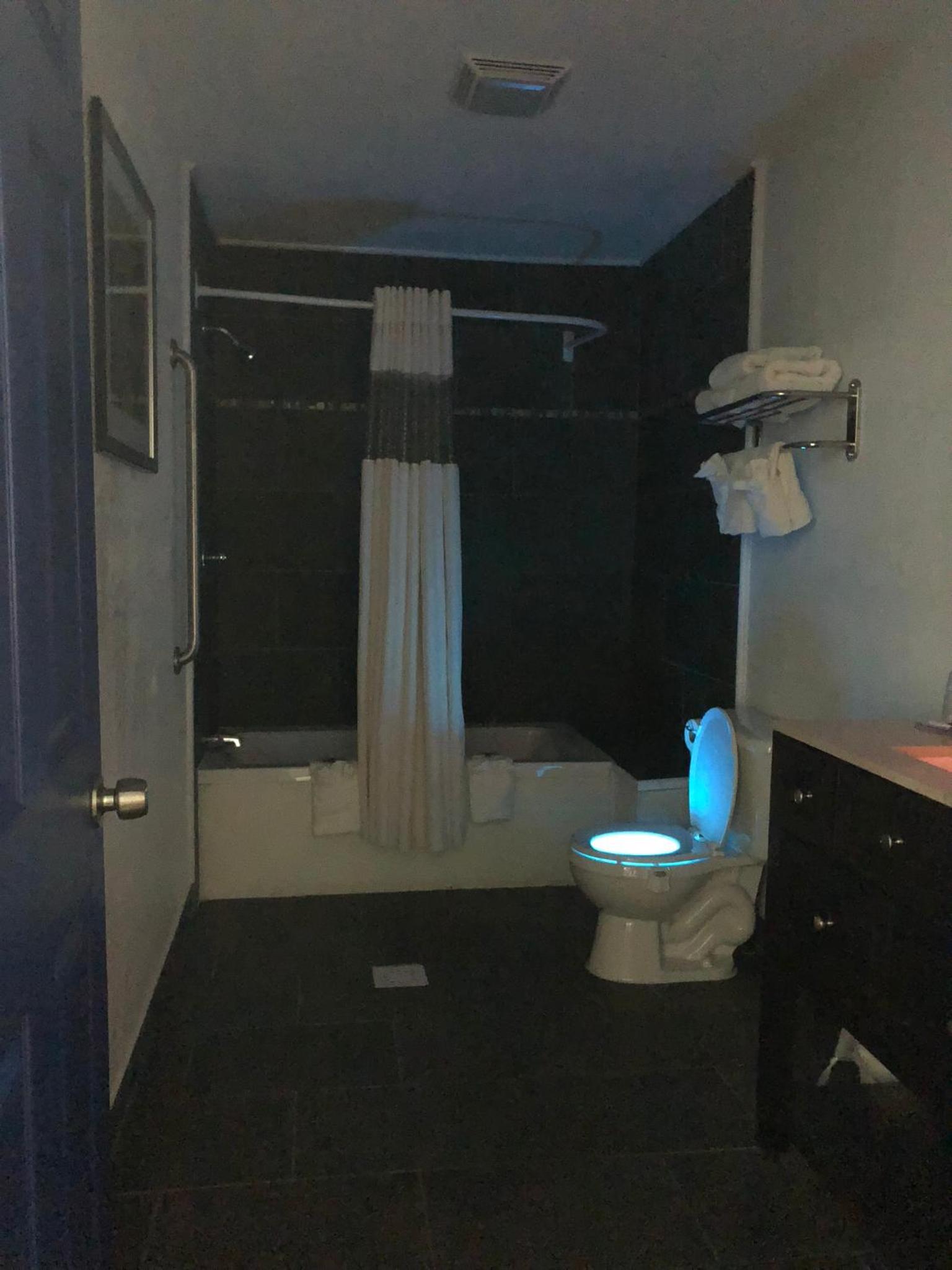 Budget Inn & Suites