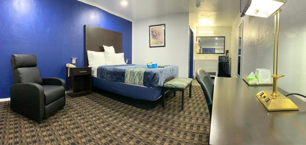 Budget Inn & Suites