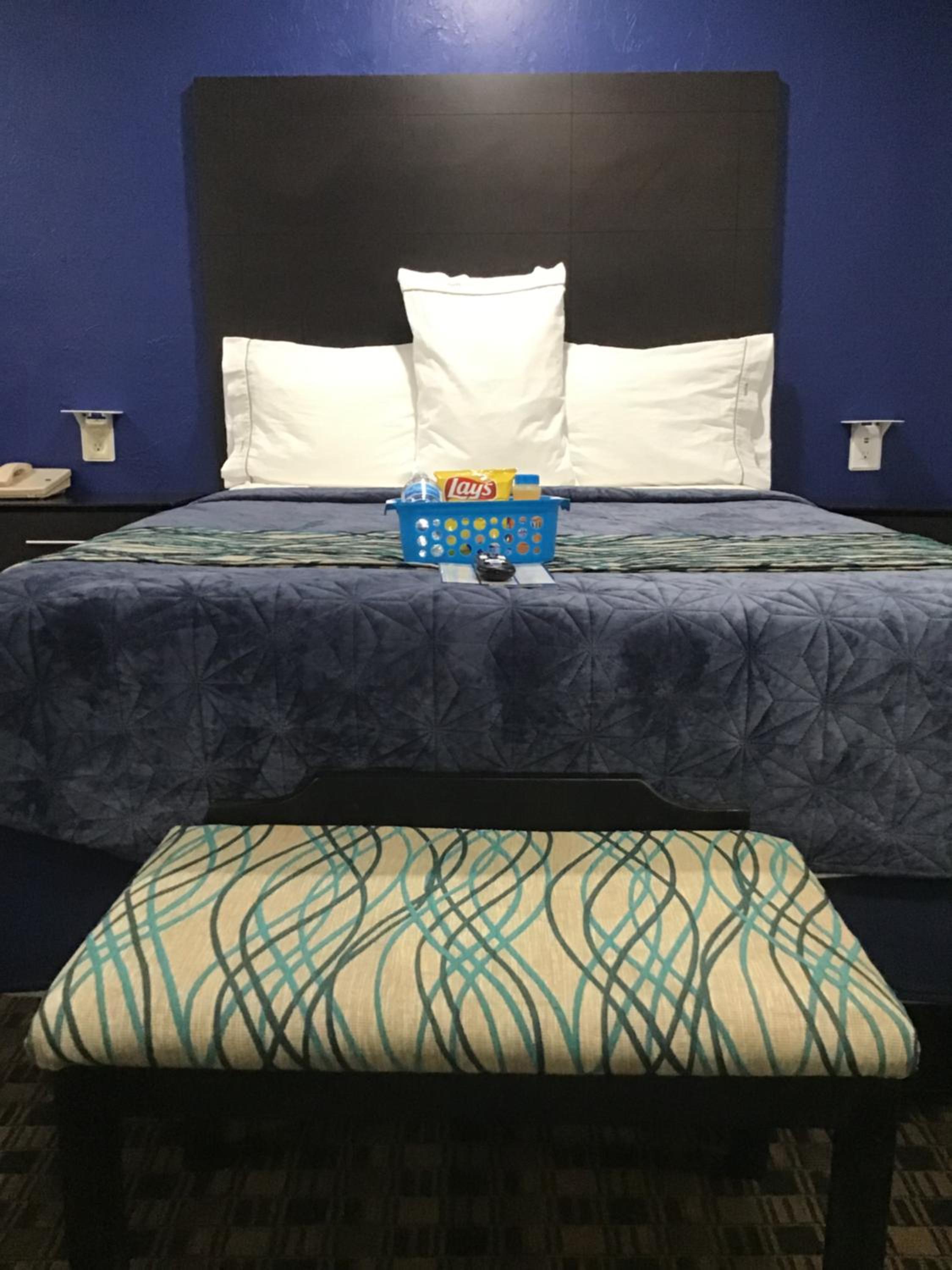 Budget Inn & Suites