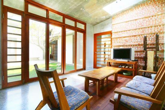 Chang House view 4