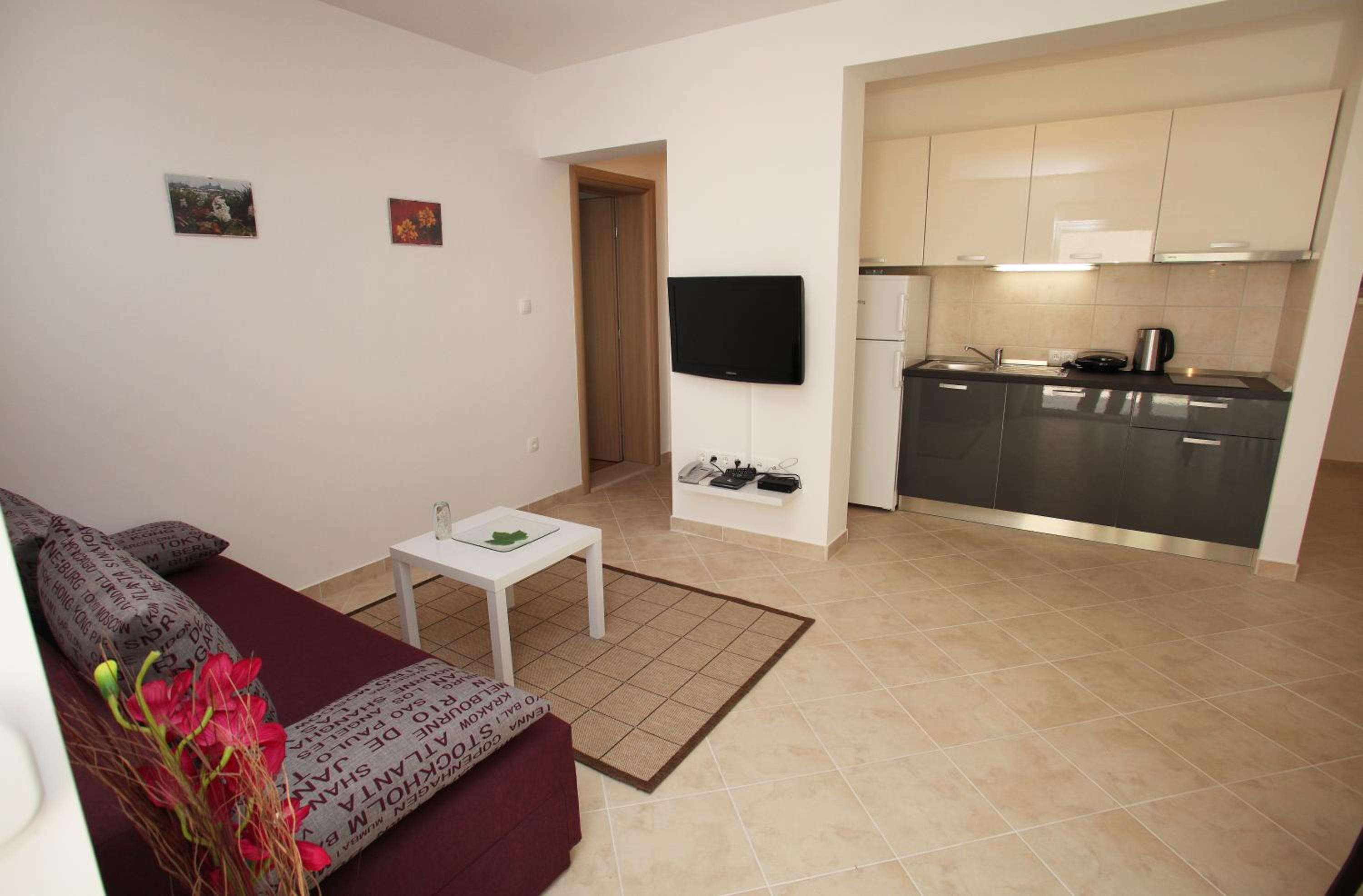 Villa Iris Apartments