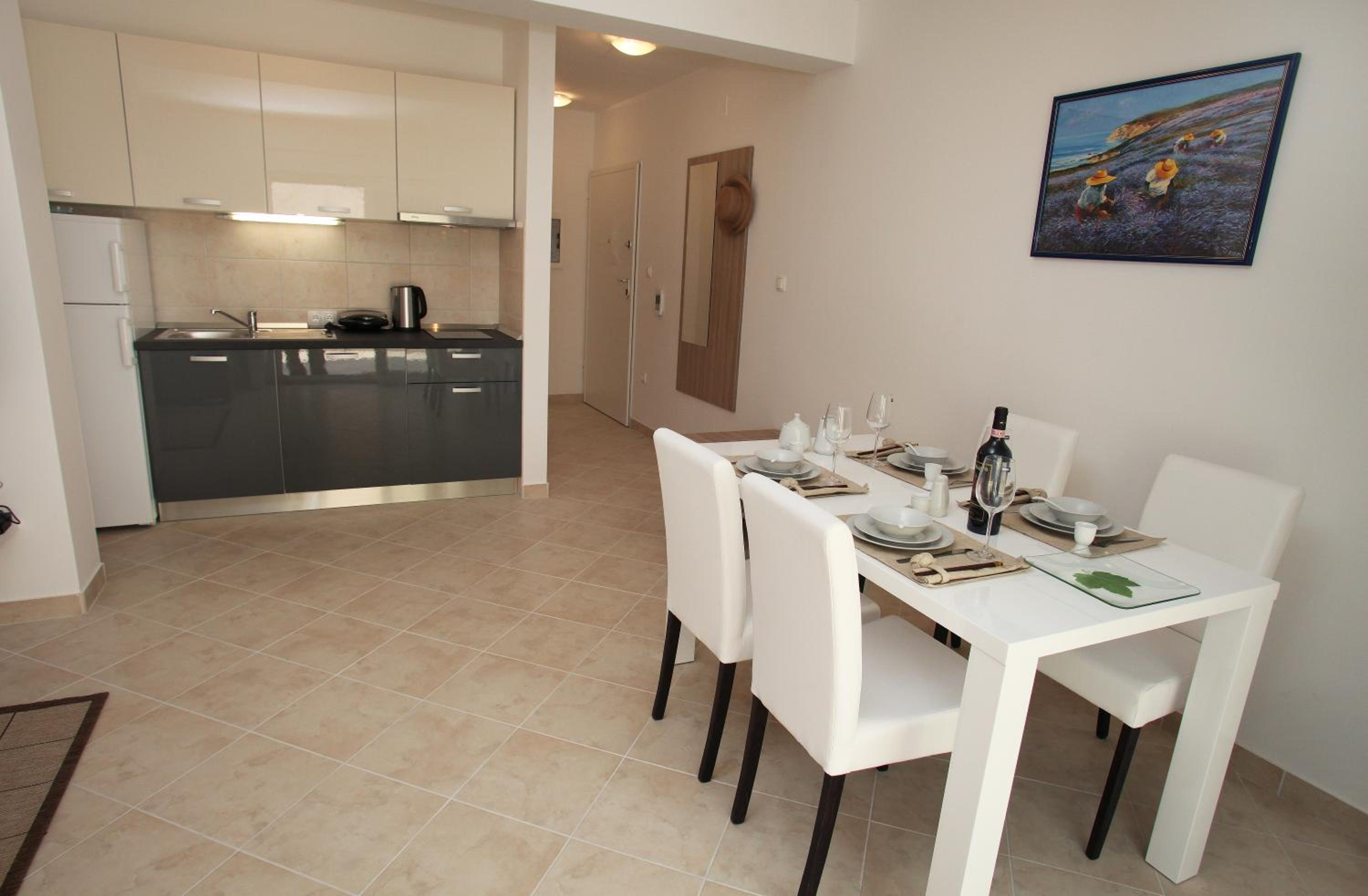 Villa Iris Apartments