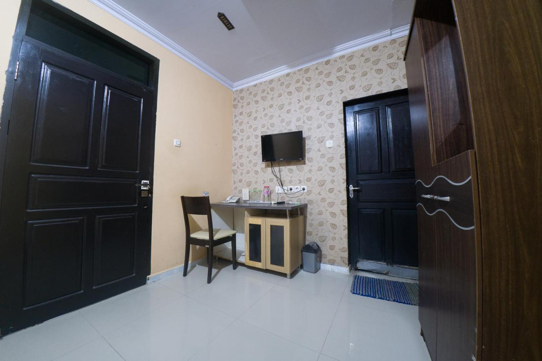 RedDoorz Syariah near RSUD Ainun Habibie Gorontalo
