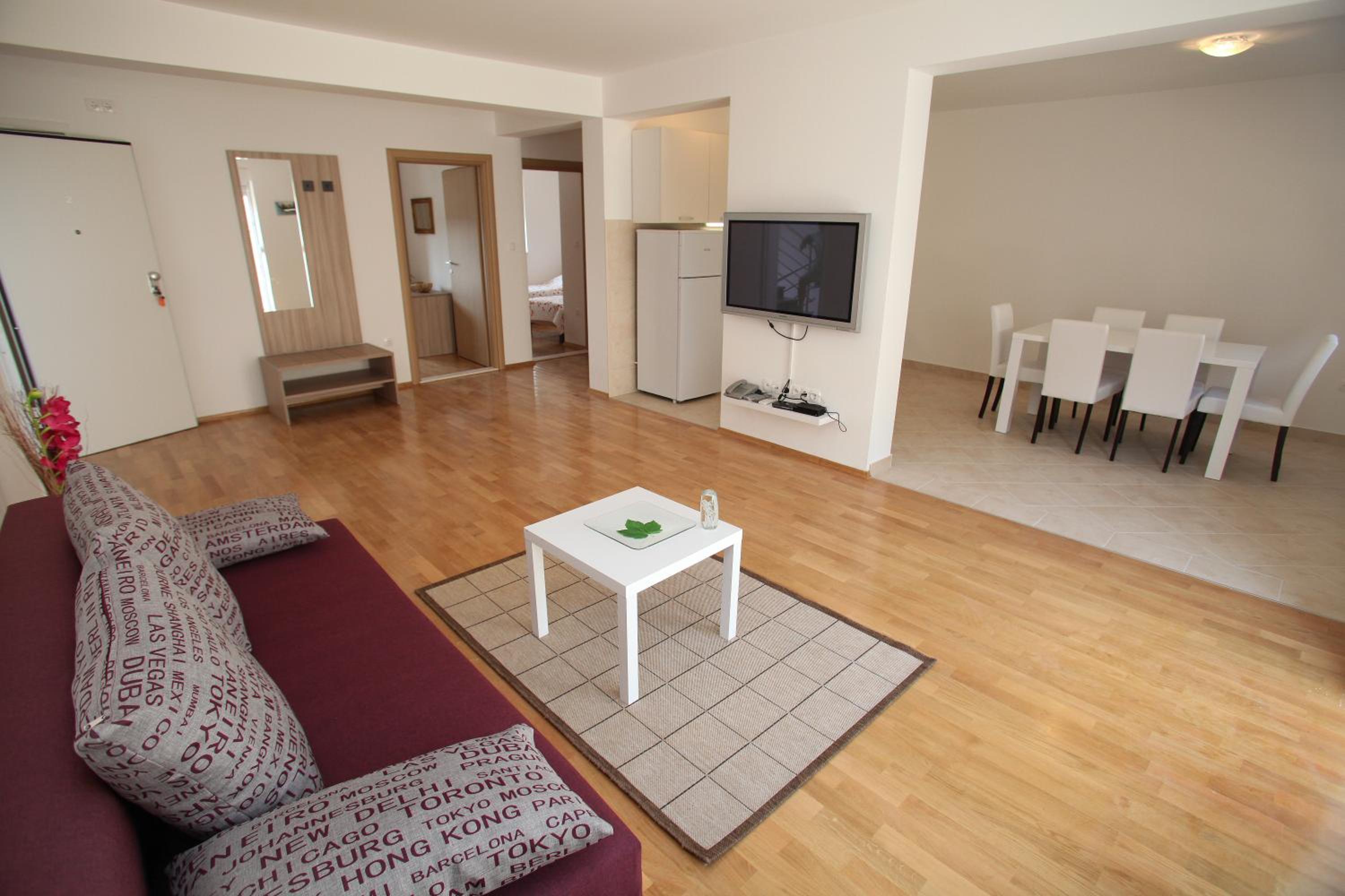 Villa Iris Apartments
