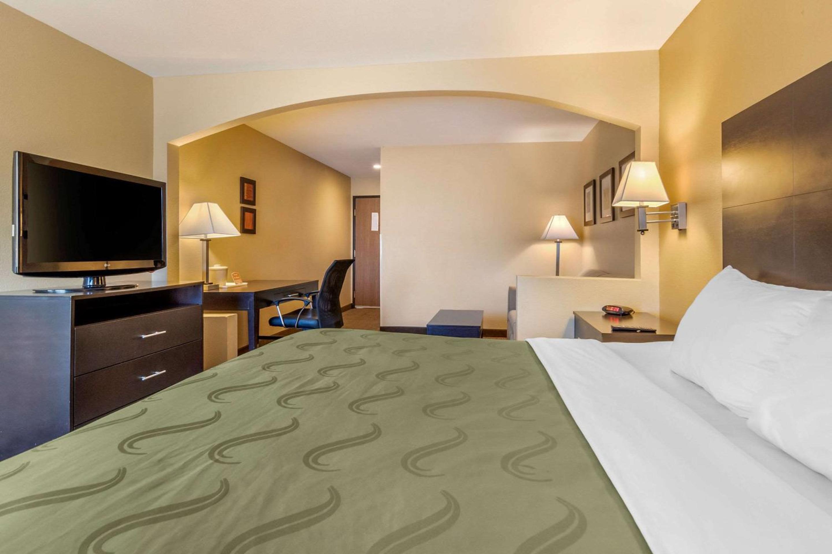 Quality Inn Suites Lenexa Kansas City - Property Image 15