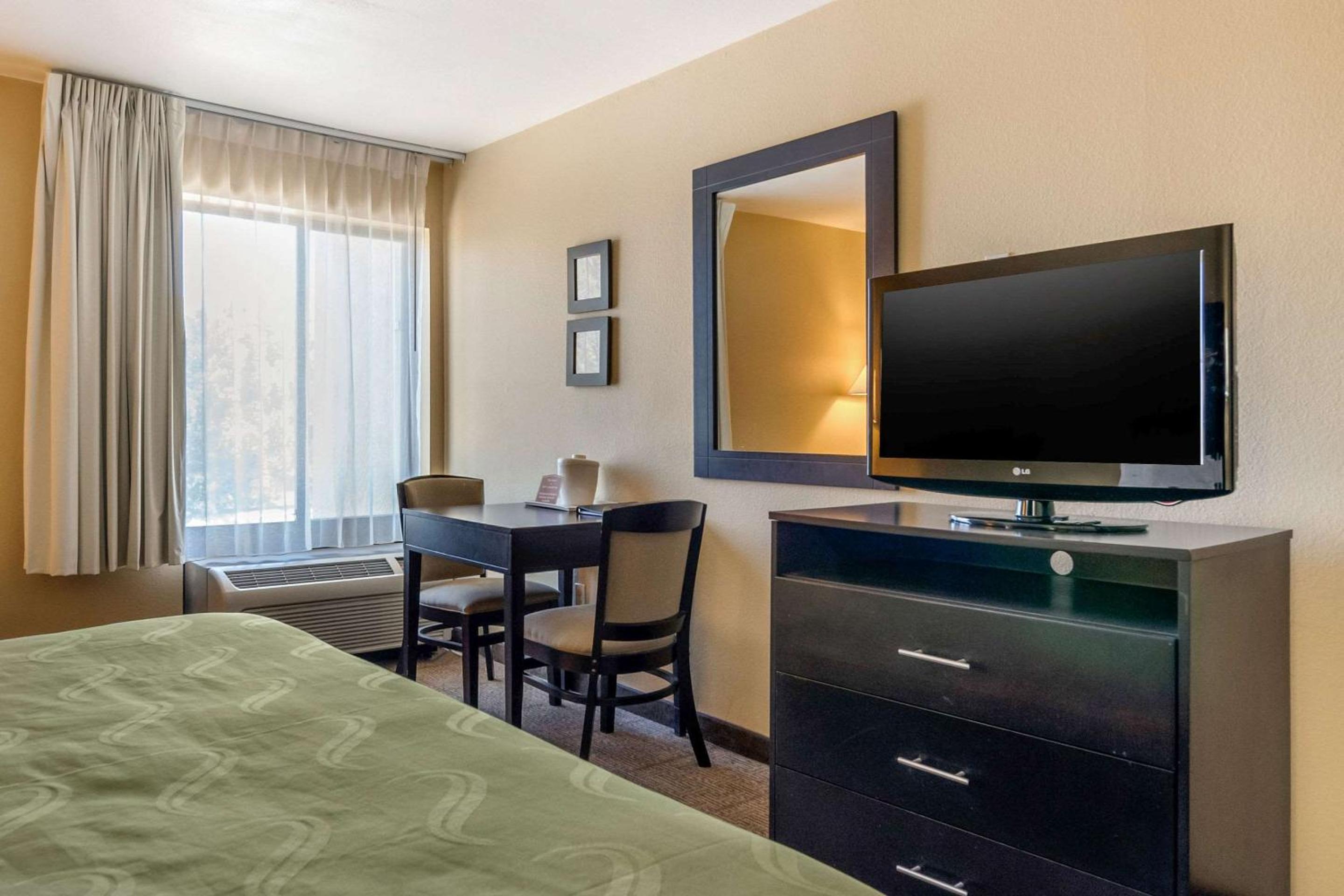 Quality Inn Suites Lenexa Kansas City - Property Image 25