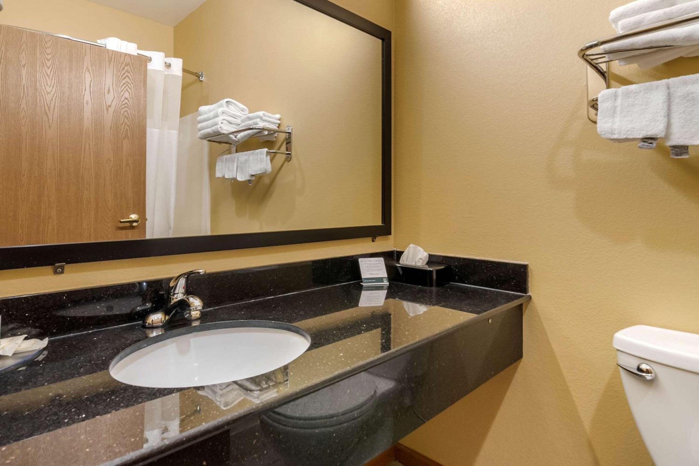 Quality Inn Suites Lenexa Kansas City - Property Image 27