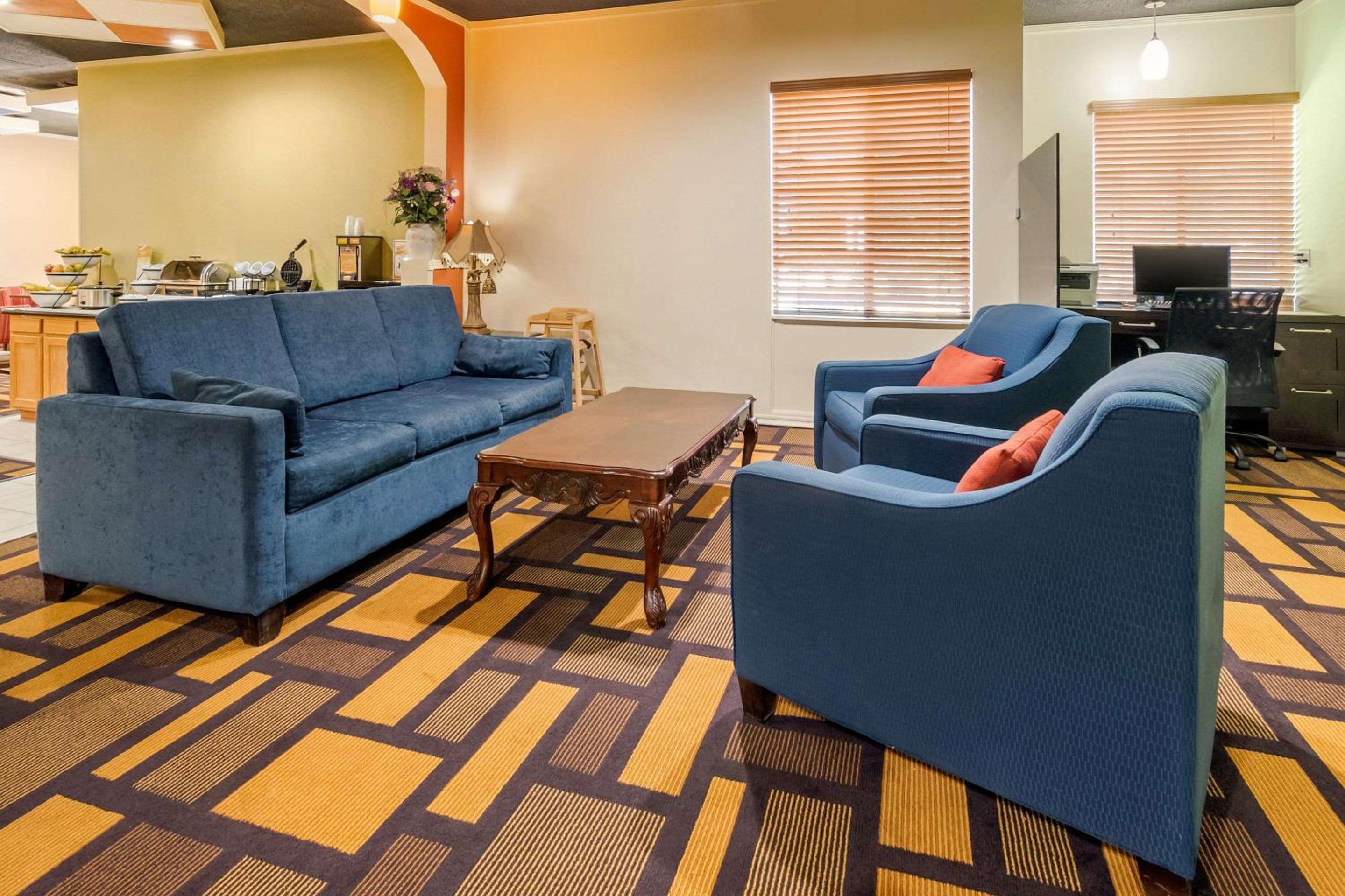 Quality Inn  Suites Lenexa Kansas City - Property Image 7