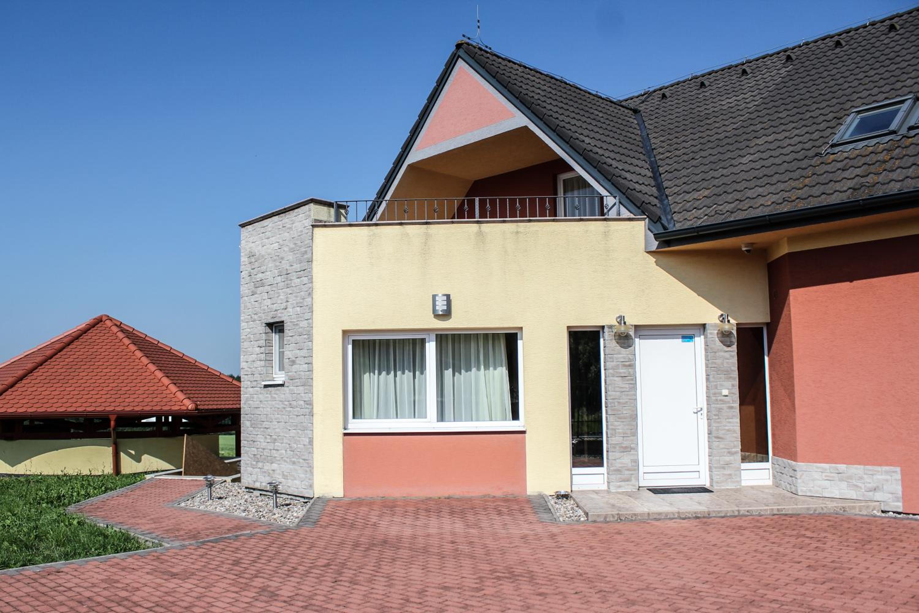 Photo 19