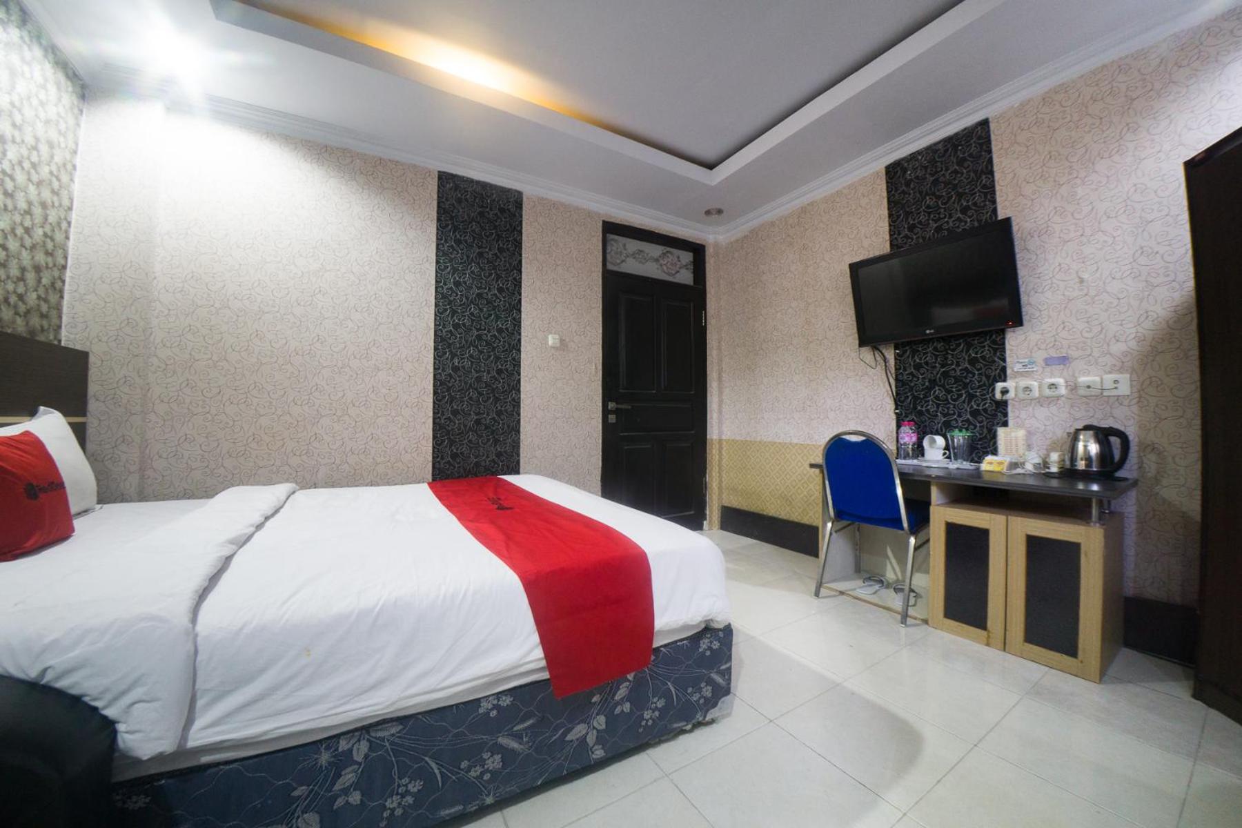 RedDoorz Syariah near RSUD Ainun Habibie Gorontalo