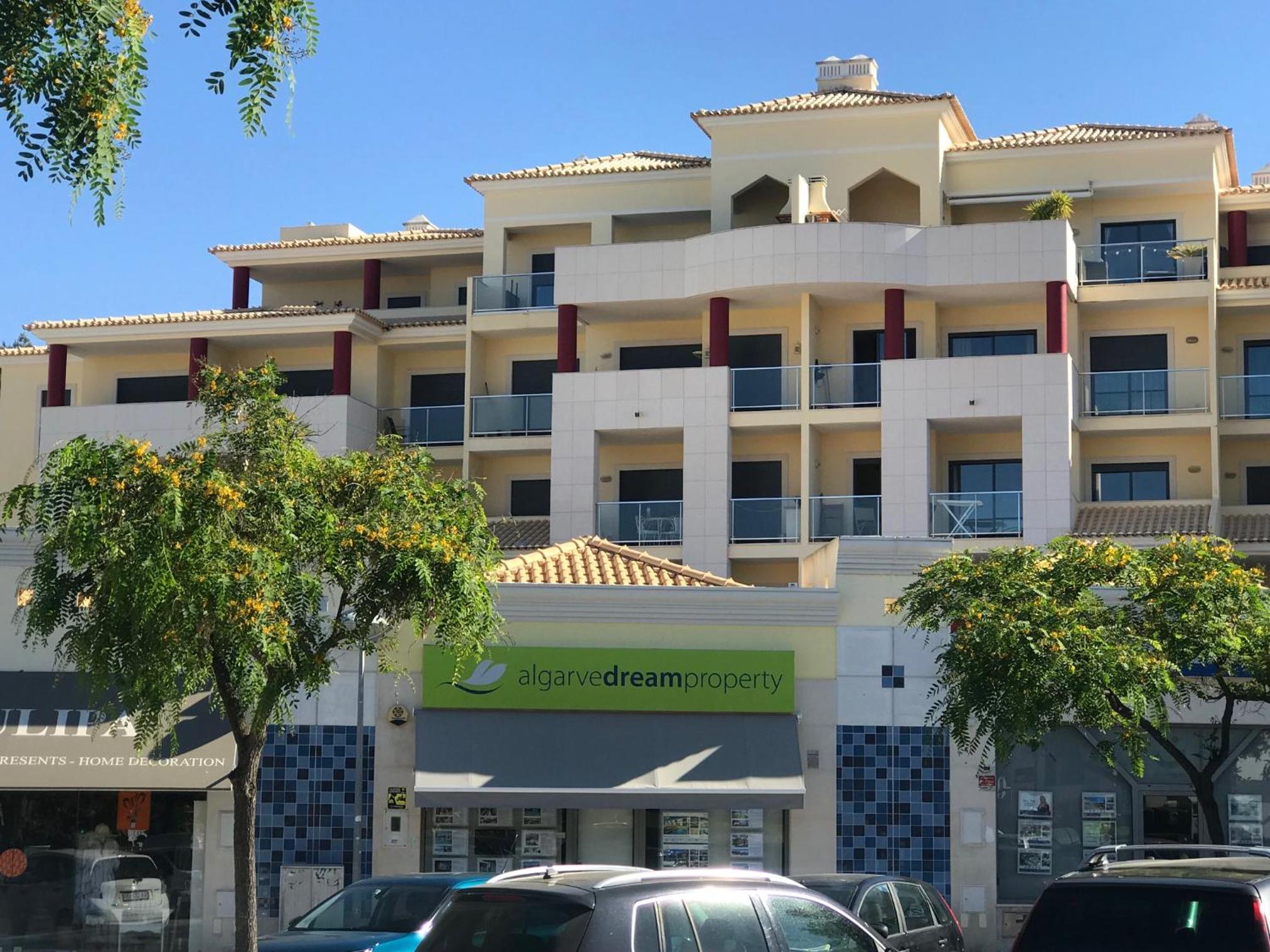 Hotel SOMAR Torre de Medronheira OLHOS DE AGUA ALBUFEIRA - Image 1