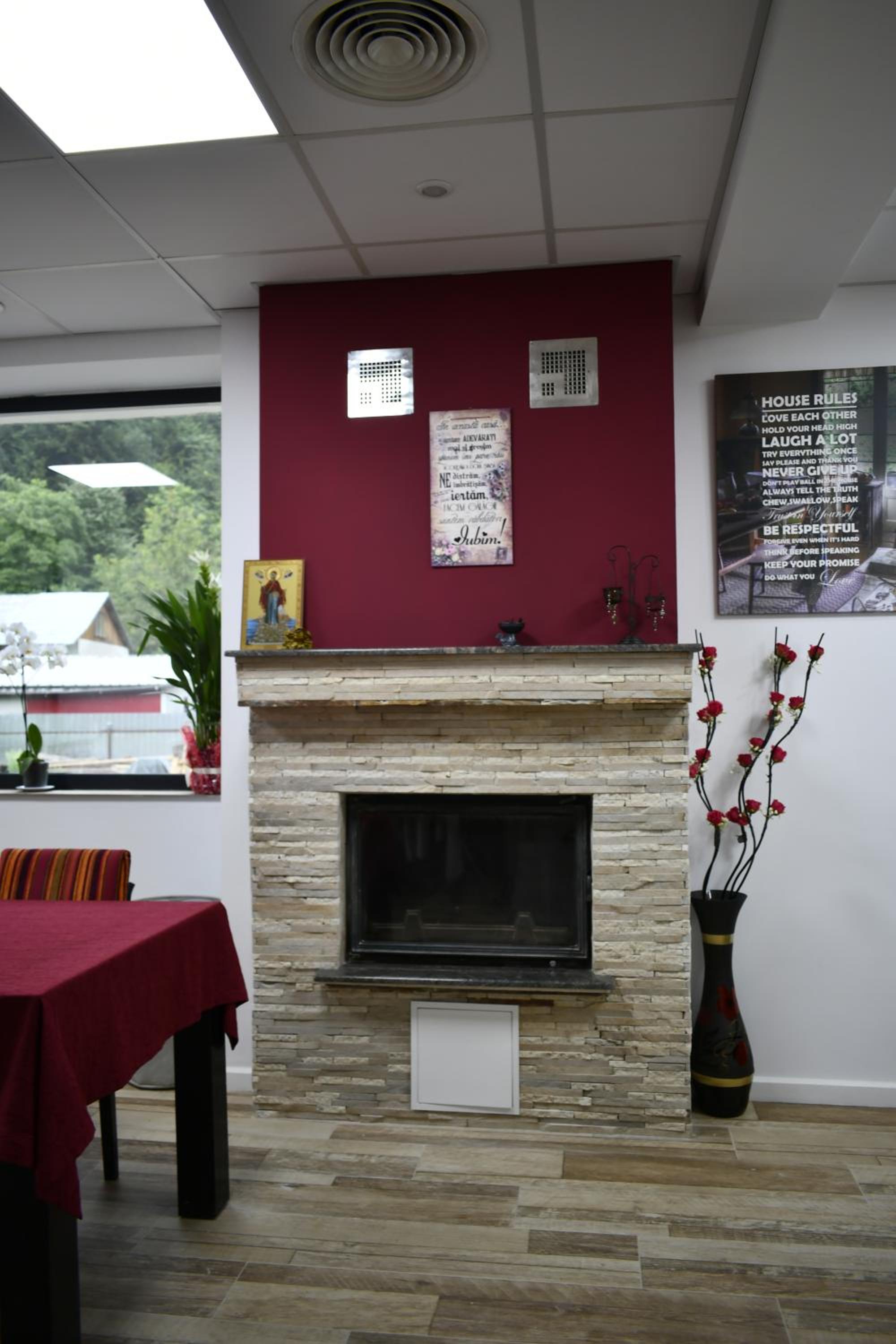 Photo 8
