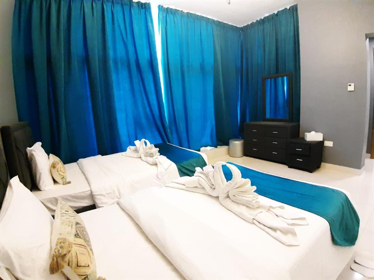 Golden Stay Vacation Homes continental tower marina