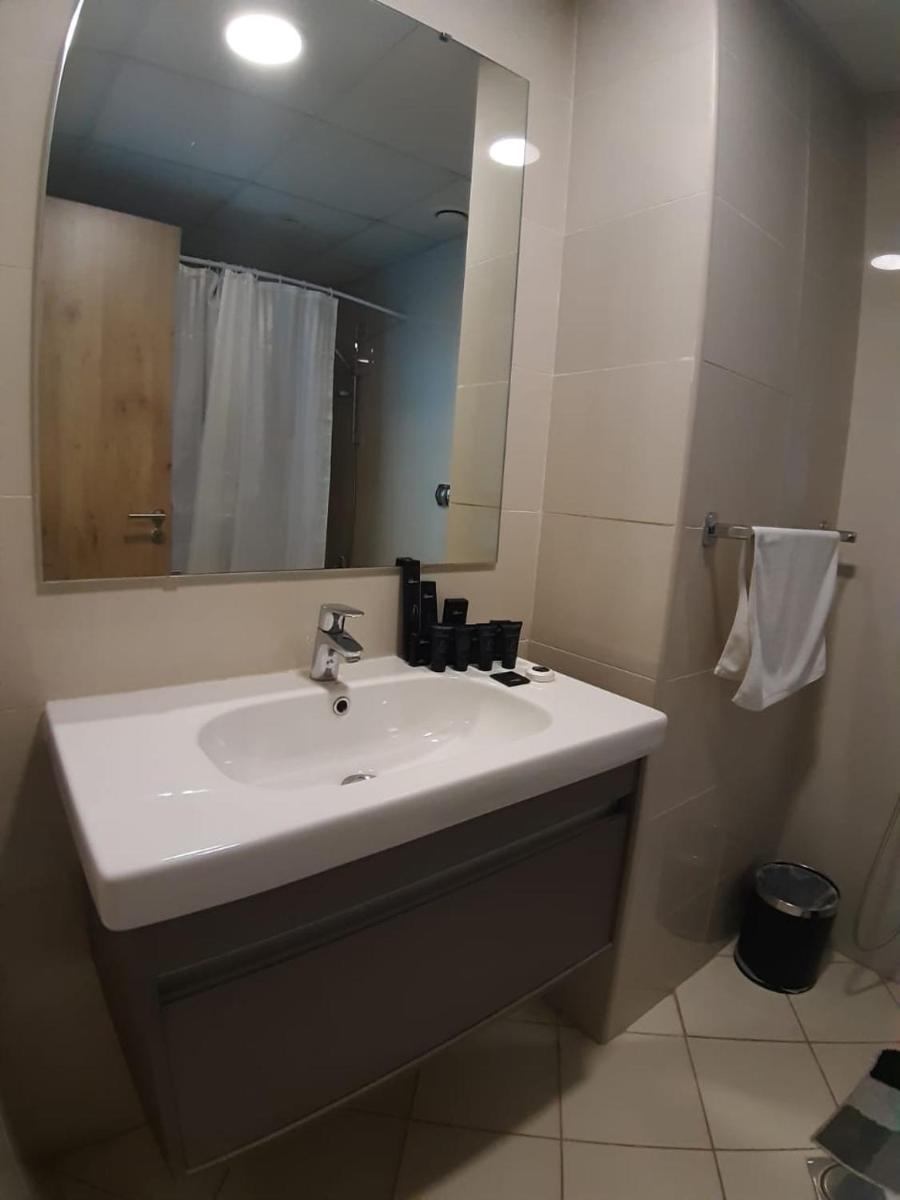 Golden Stay Vacation Homes continental tower marina
