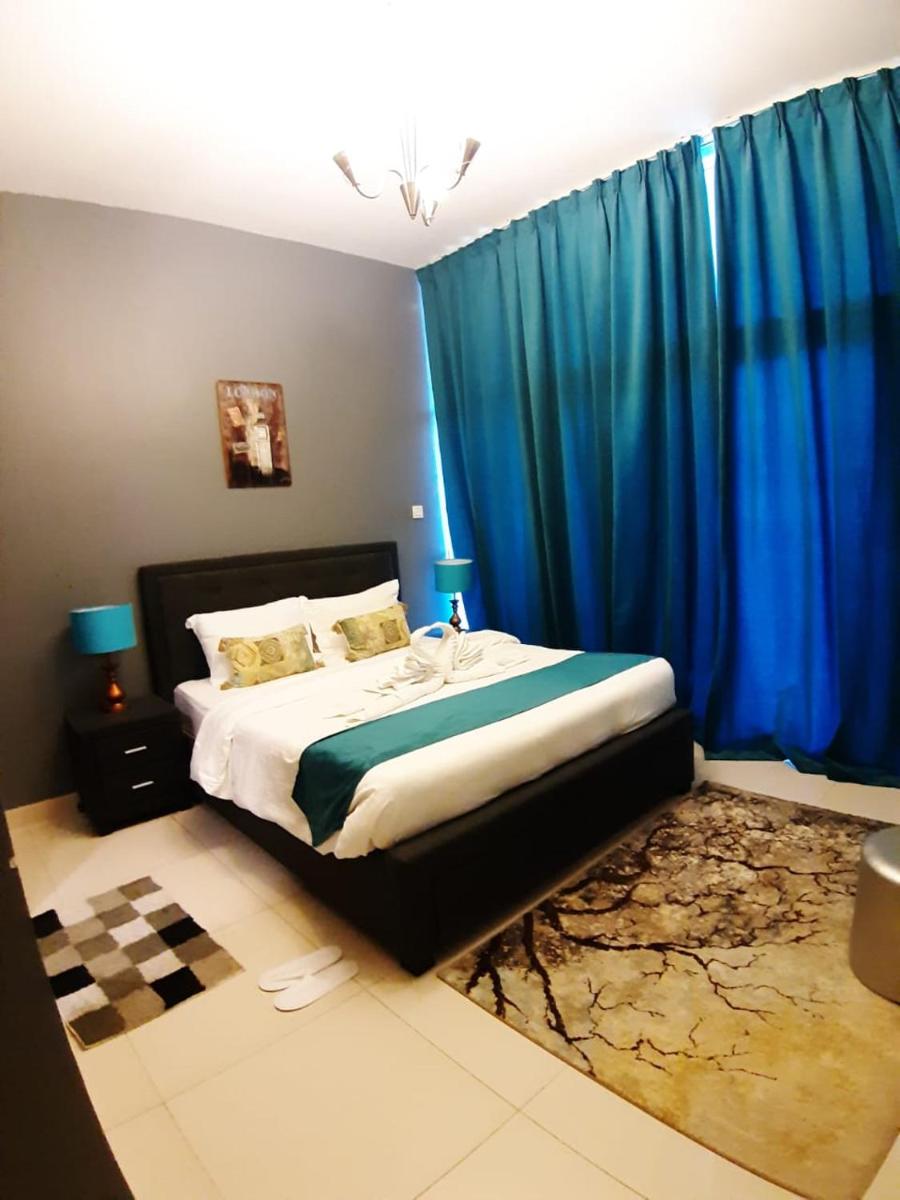 Golden Stay Vacation Homes continental tower marina