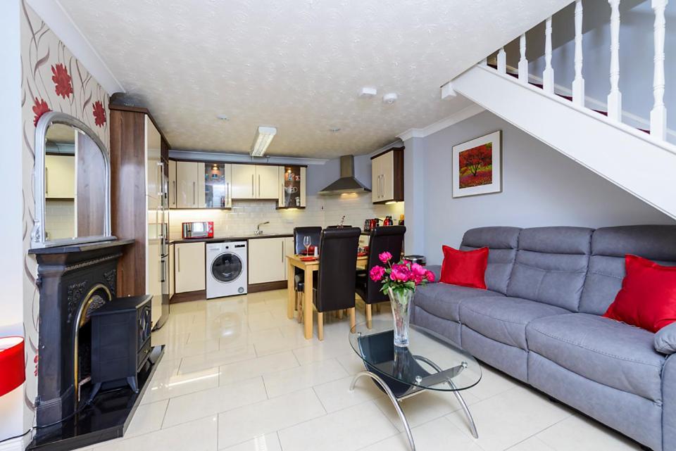 Henry Court Townhouse