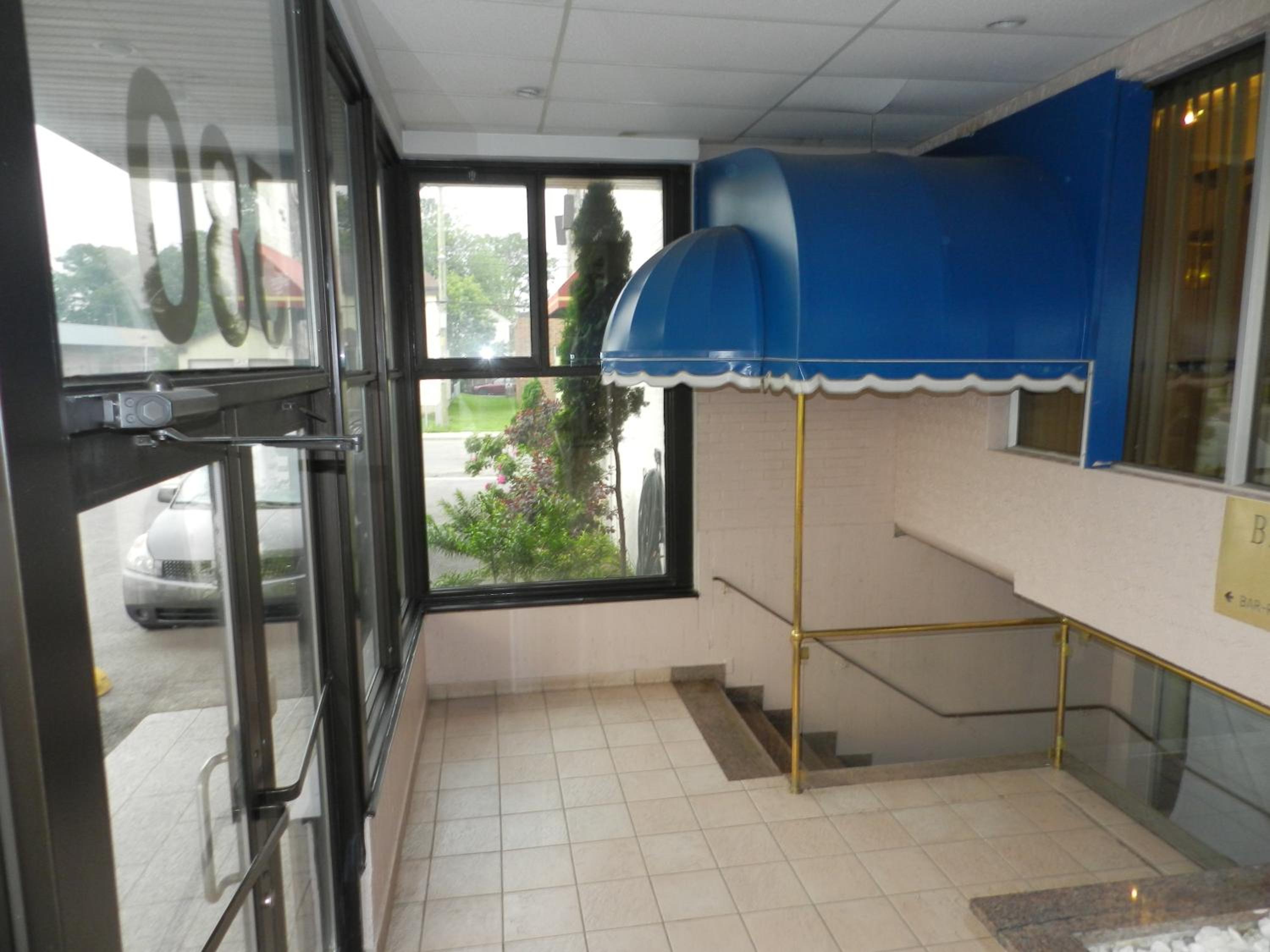 L'Auberge de l'Aeroport Inn - Image 4