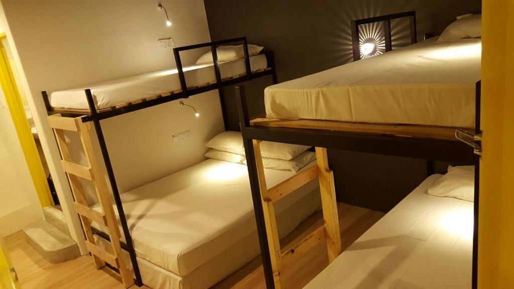Revopackers Beds and Bunks