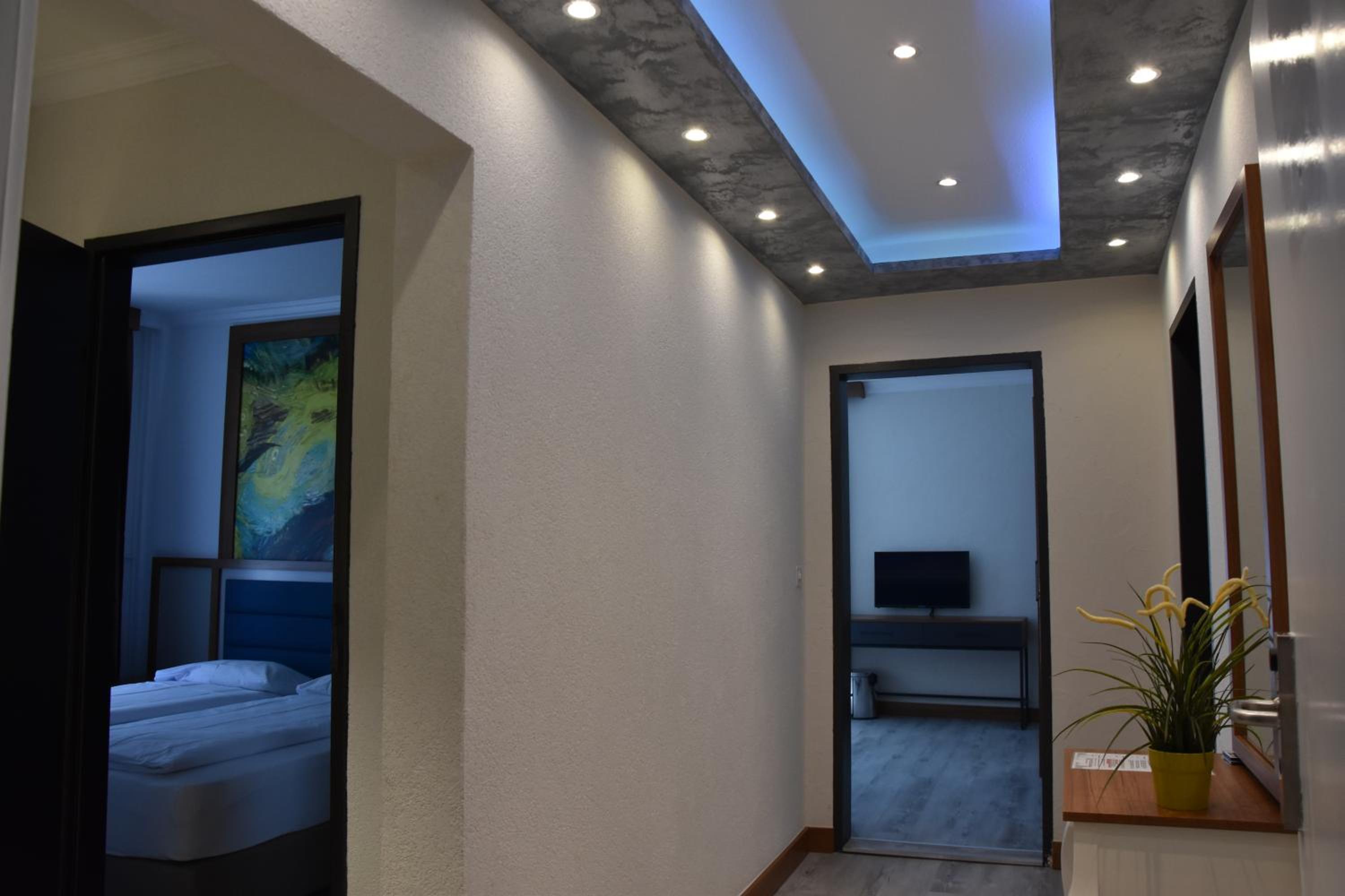 Comfort Apartments by Livingdowntown - Property Image 15