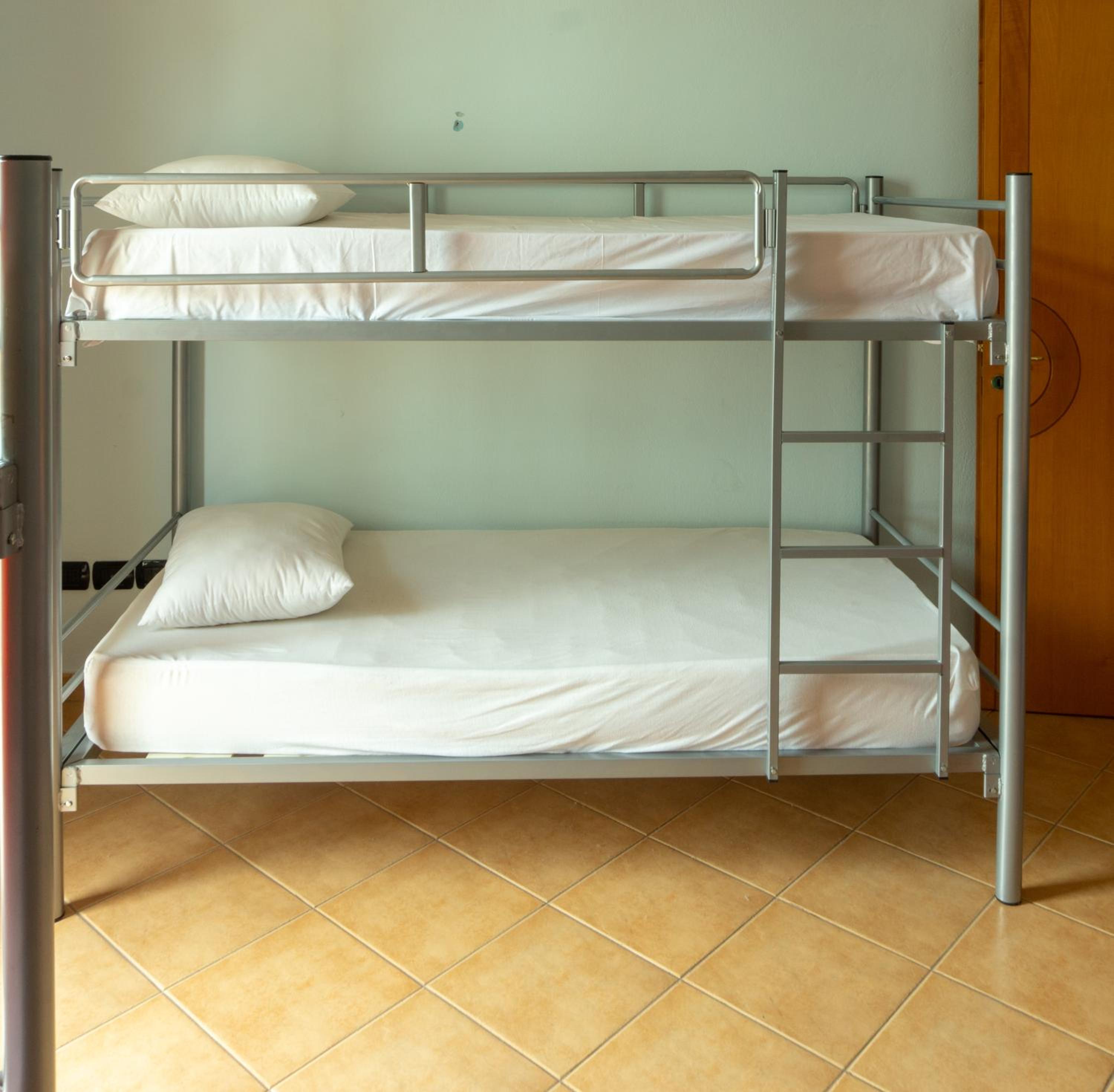 Luckyshine hostel