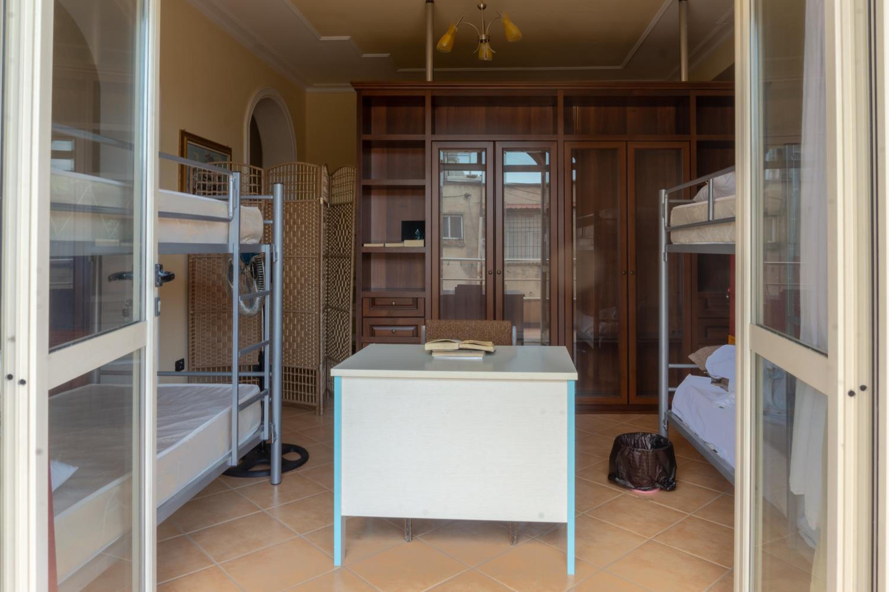 Luckyshine hostel