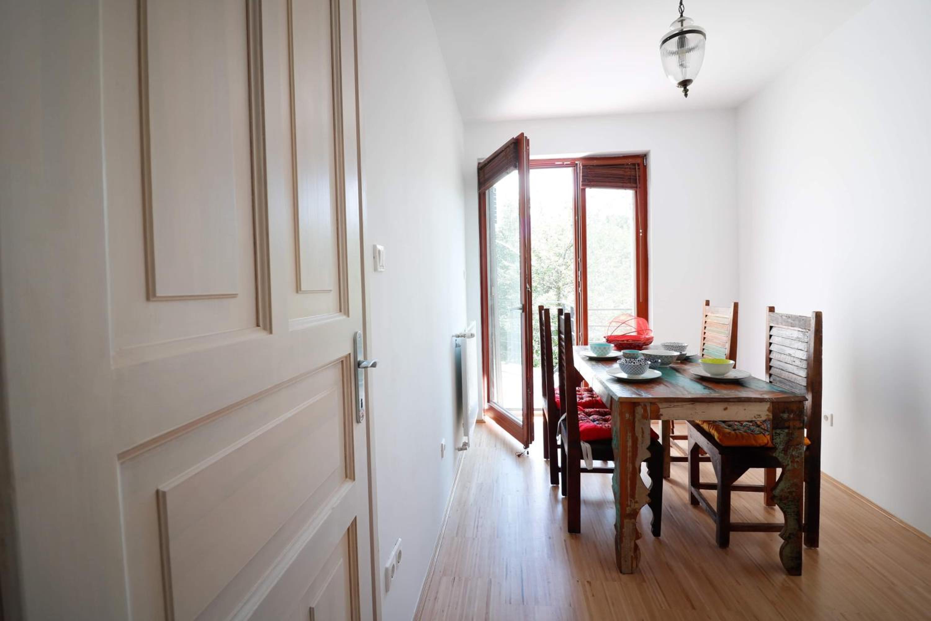Maharaja Mountain Palace with Free Privat Parking and Garden view 5