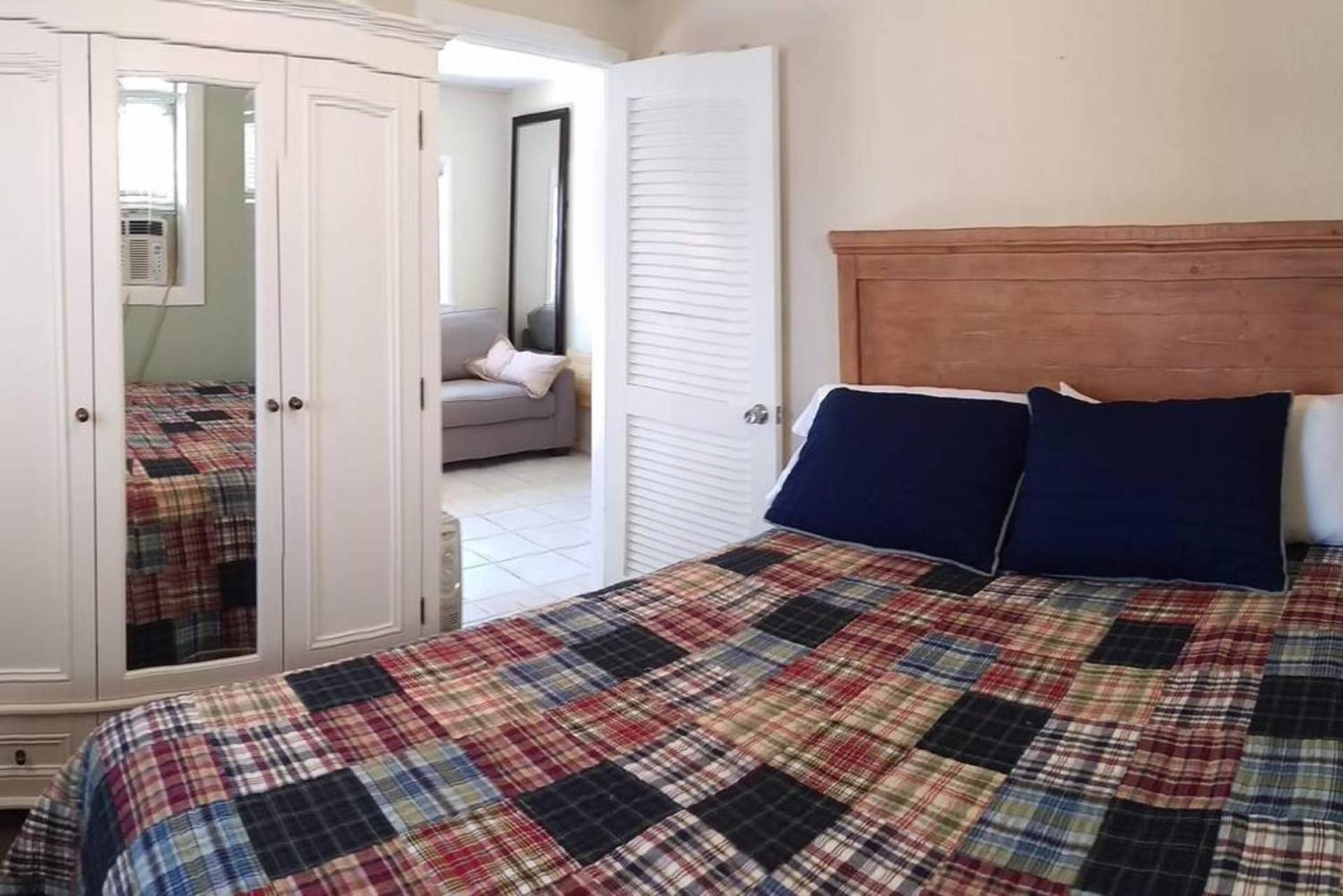 Wildwoof Beach Bungalow @ NW. 3 Blocks to Beach! view 3