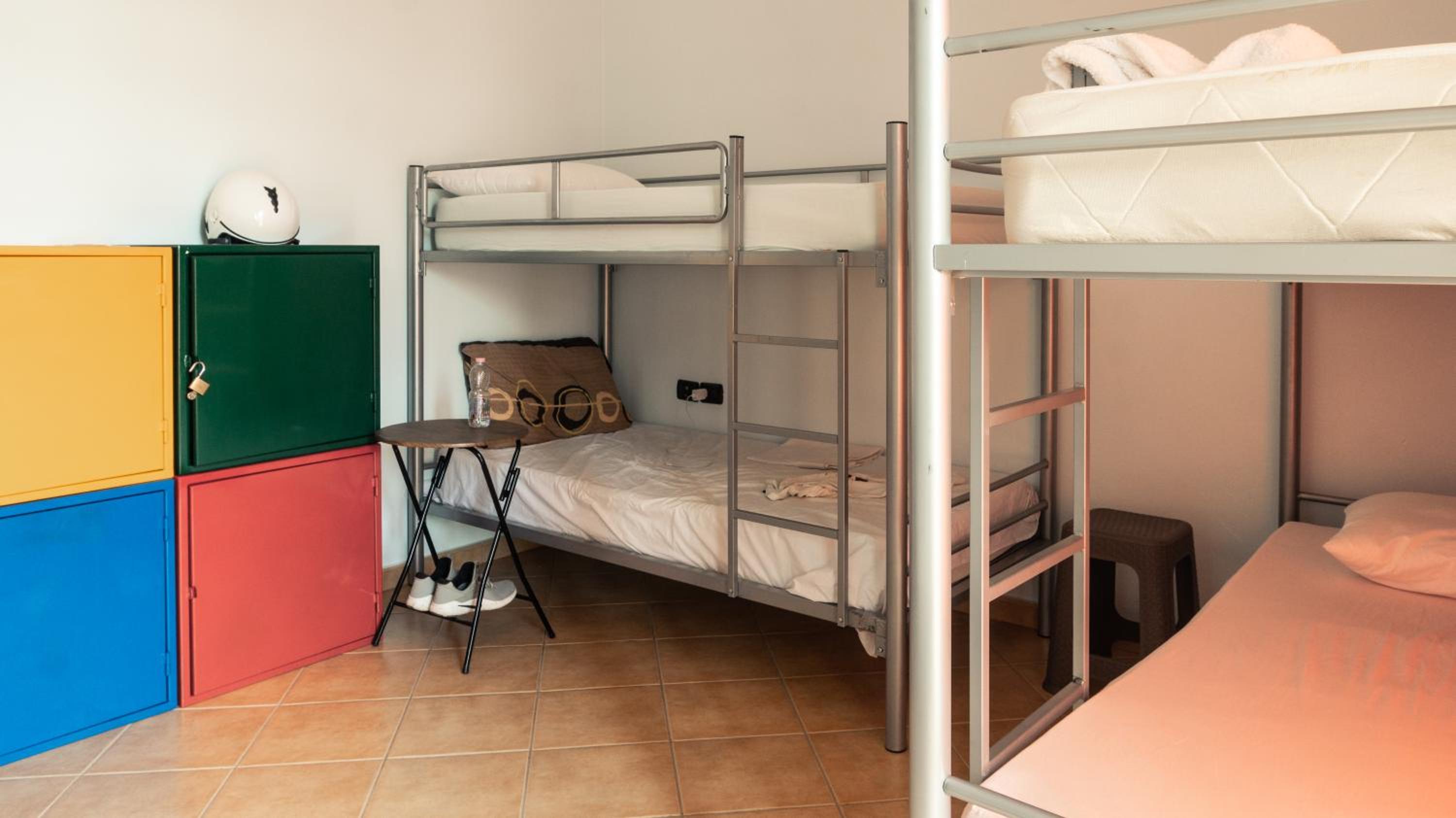 Luckyshine hostel