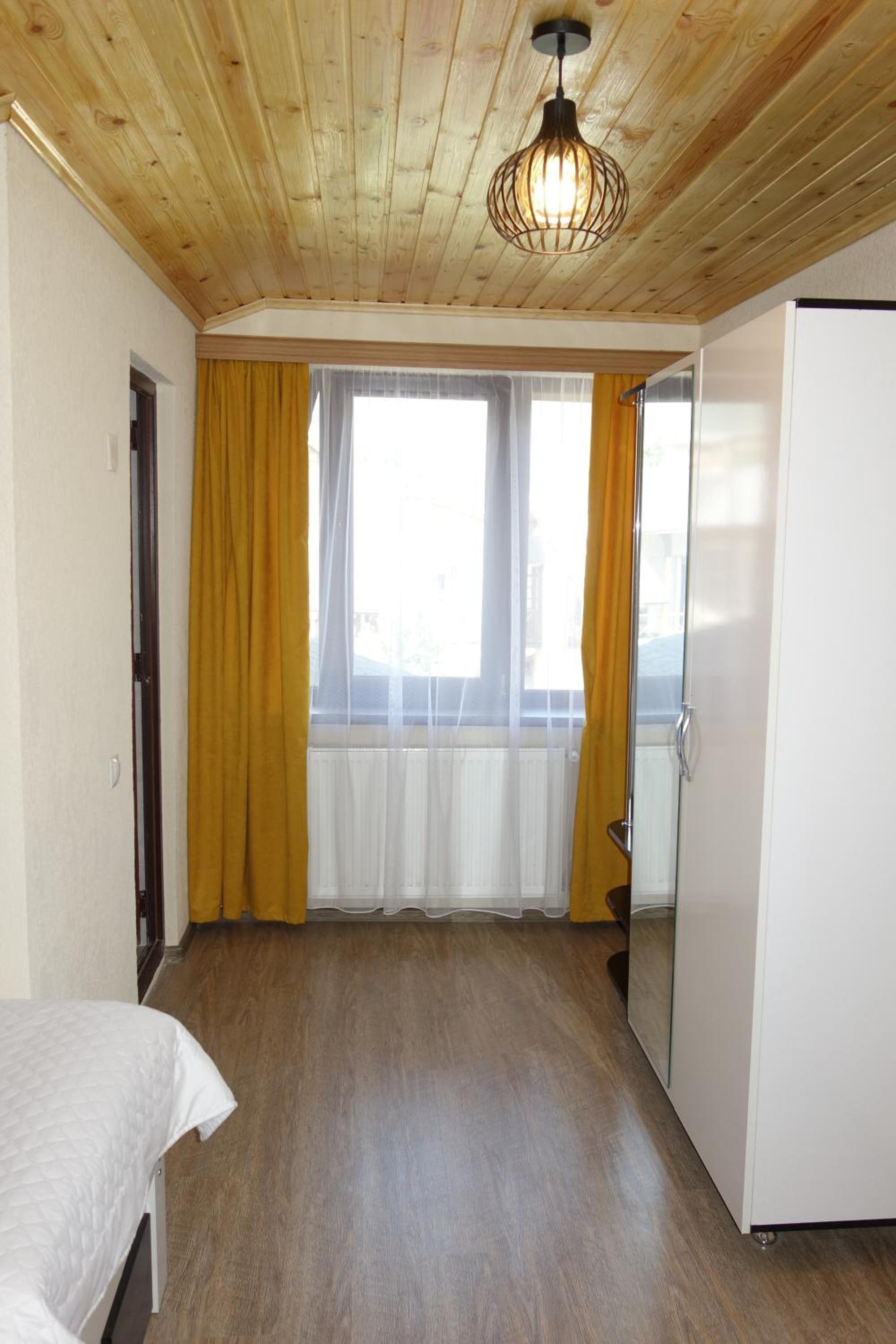 Photo 33