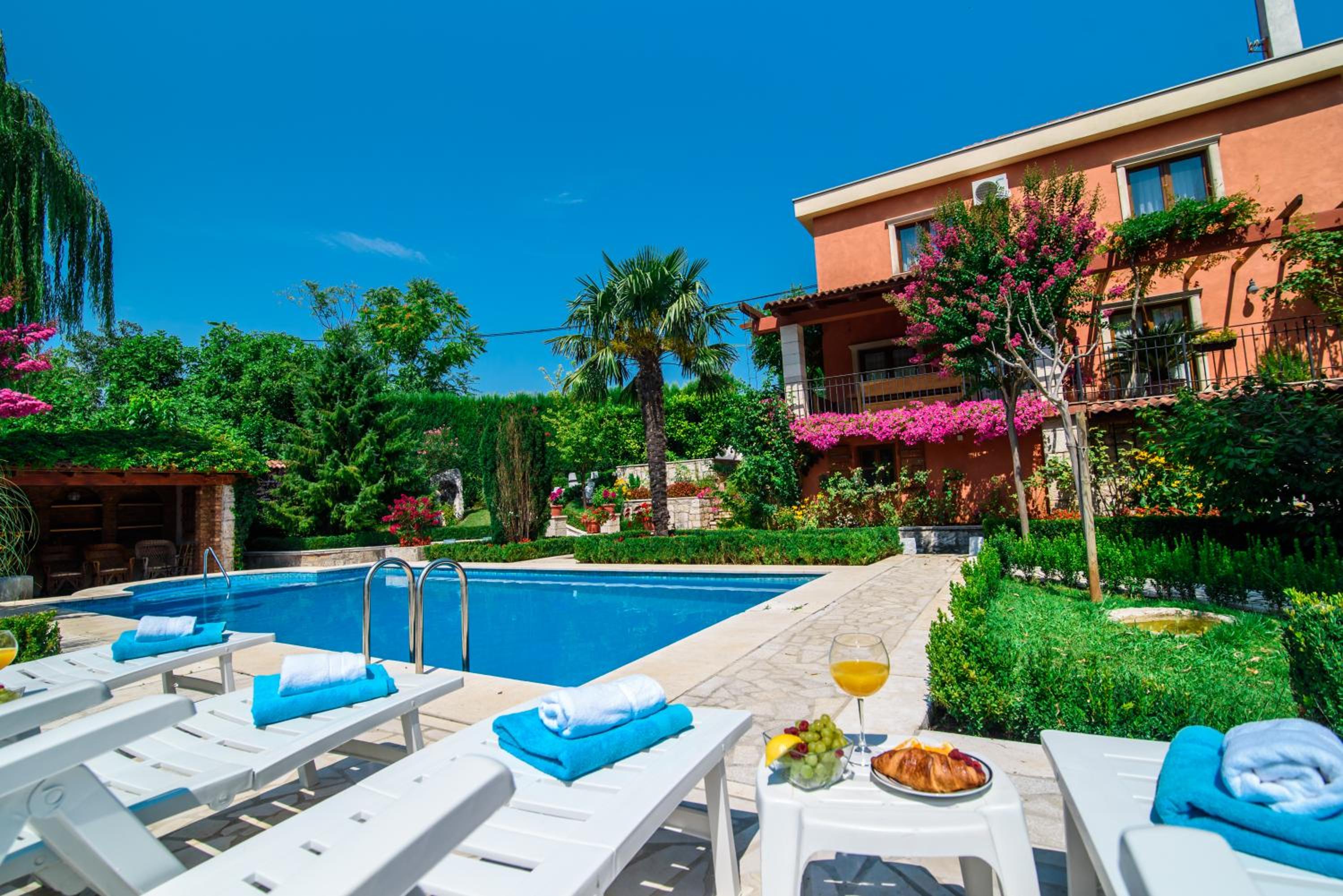 Villa Old Garden