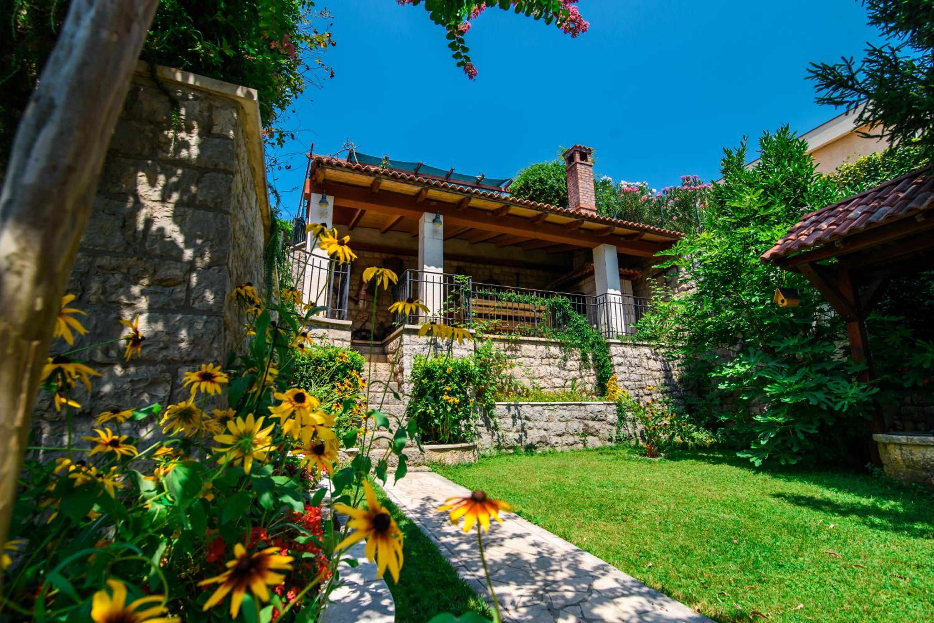 Villa Old Garden