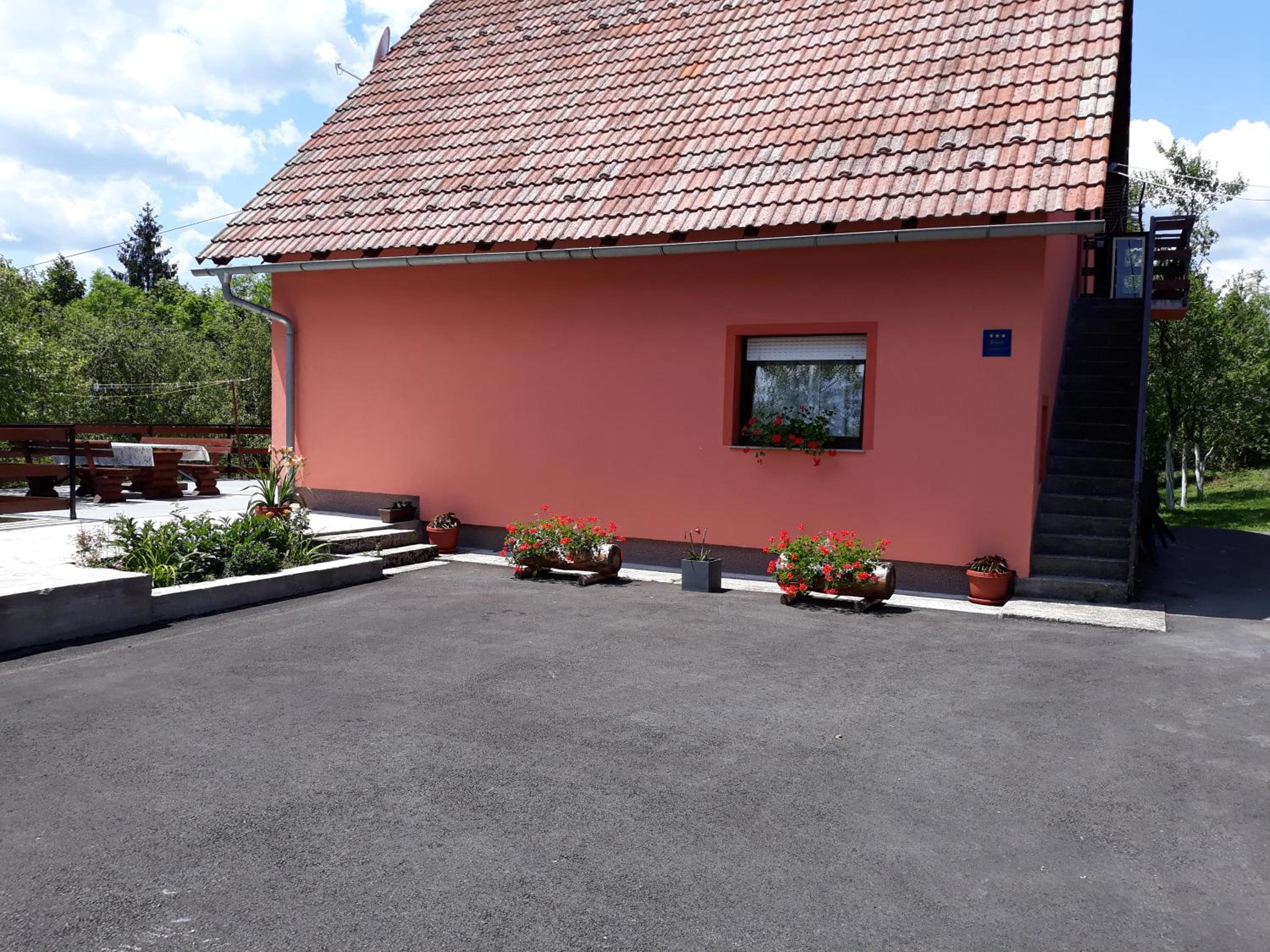 Photo 48