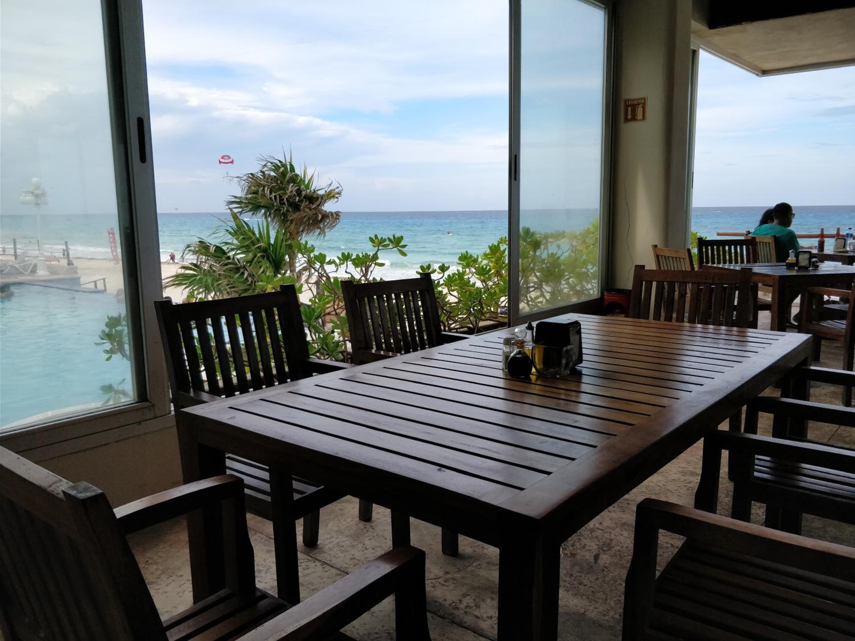 Ocean Front Suite, balcony, kitchen.