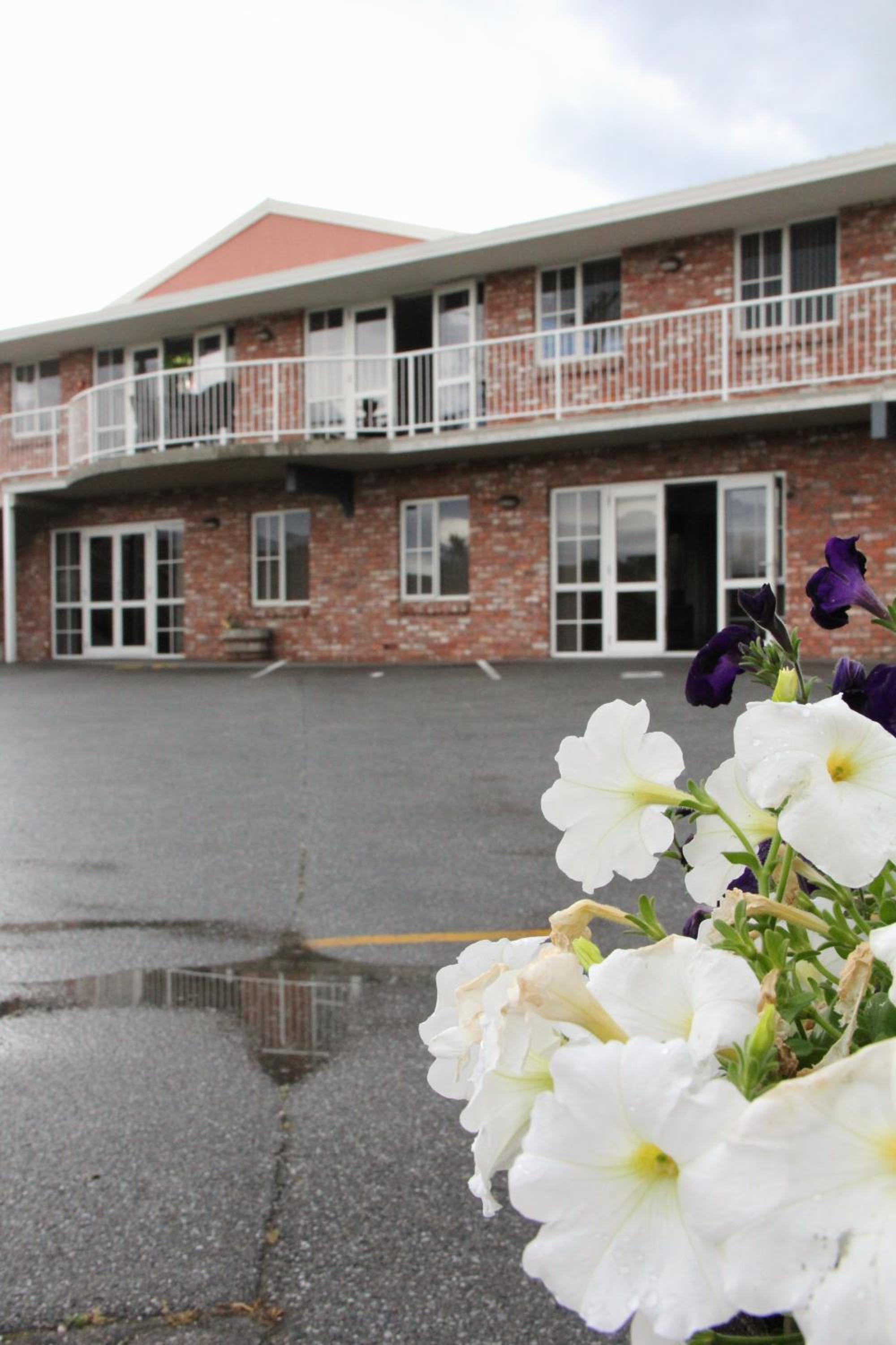 Alexandra Heights Motel