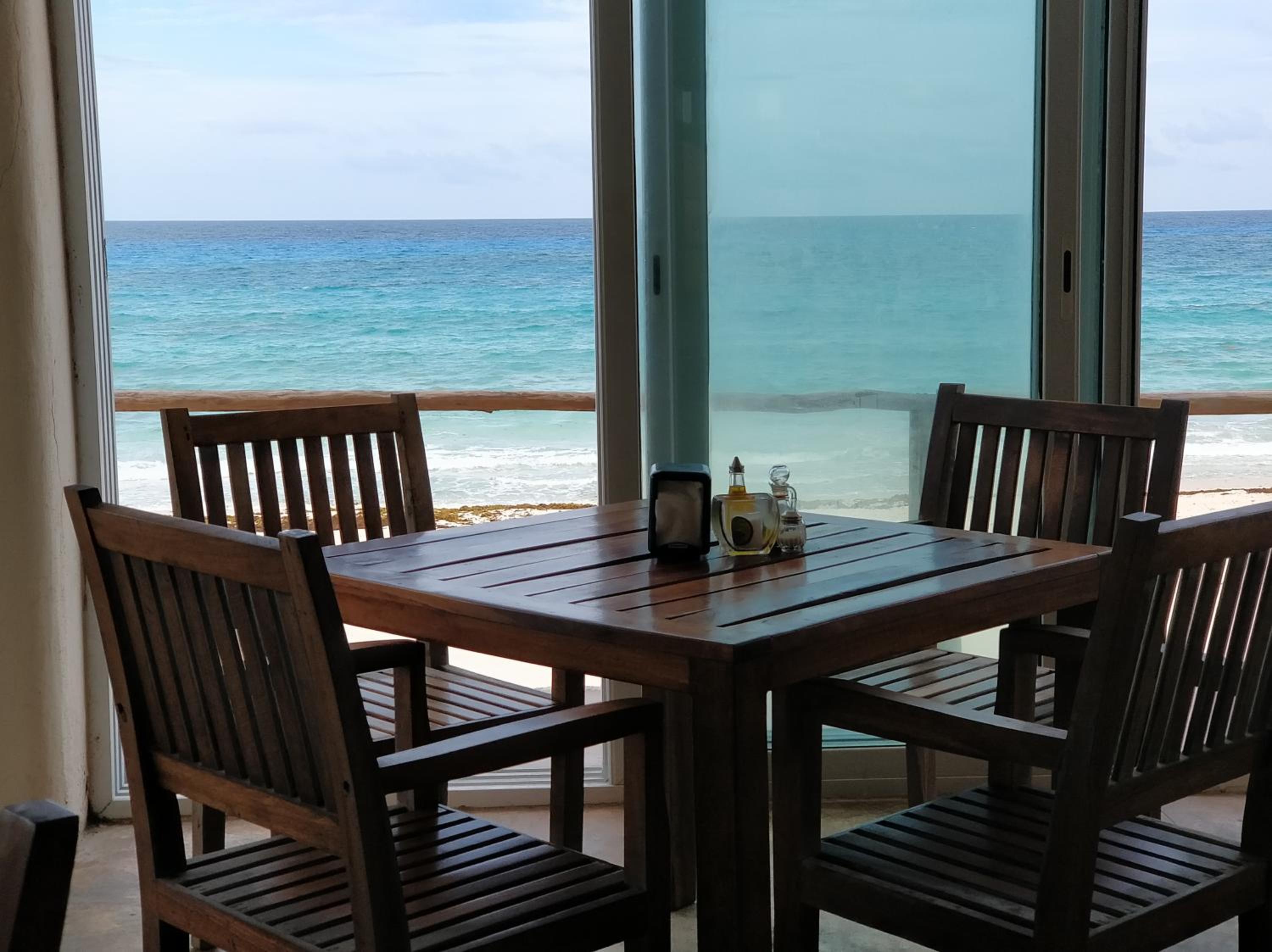 Ocean Front Suite, balcony, kitchen.