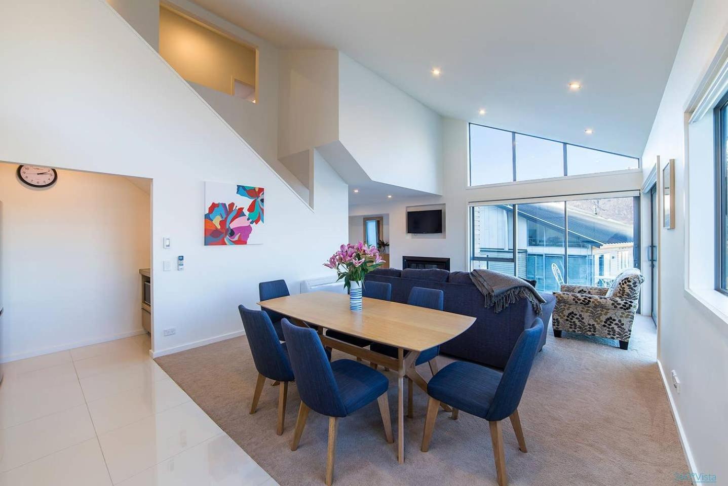 Executive Living in Bluewater - 3 Bedroom Apartment view 4