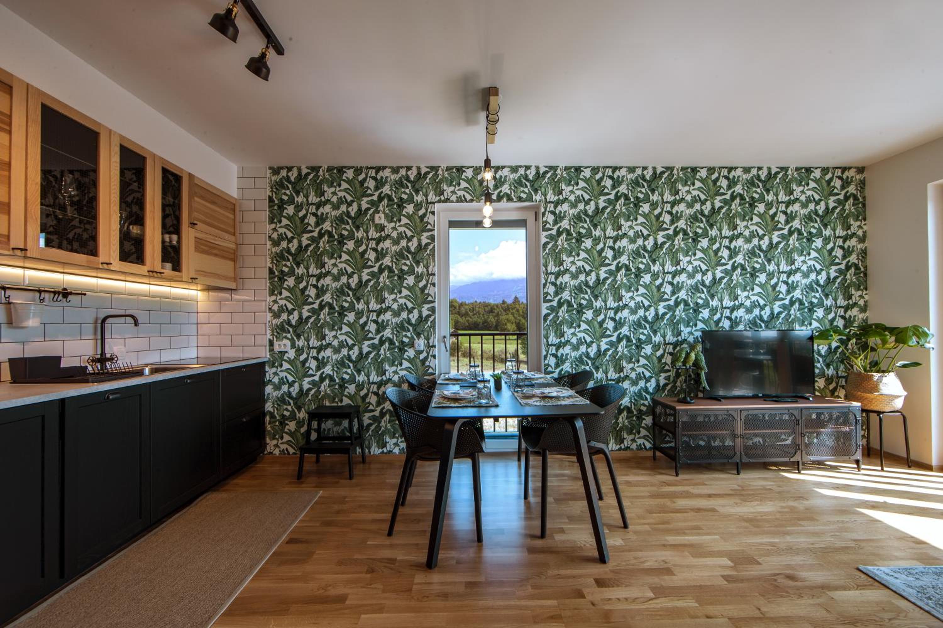 Jungle Mesh Lux Apartment view 4