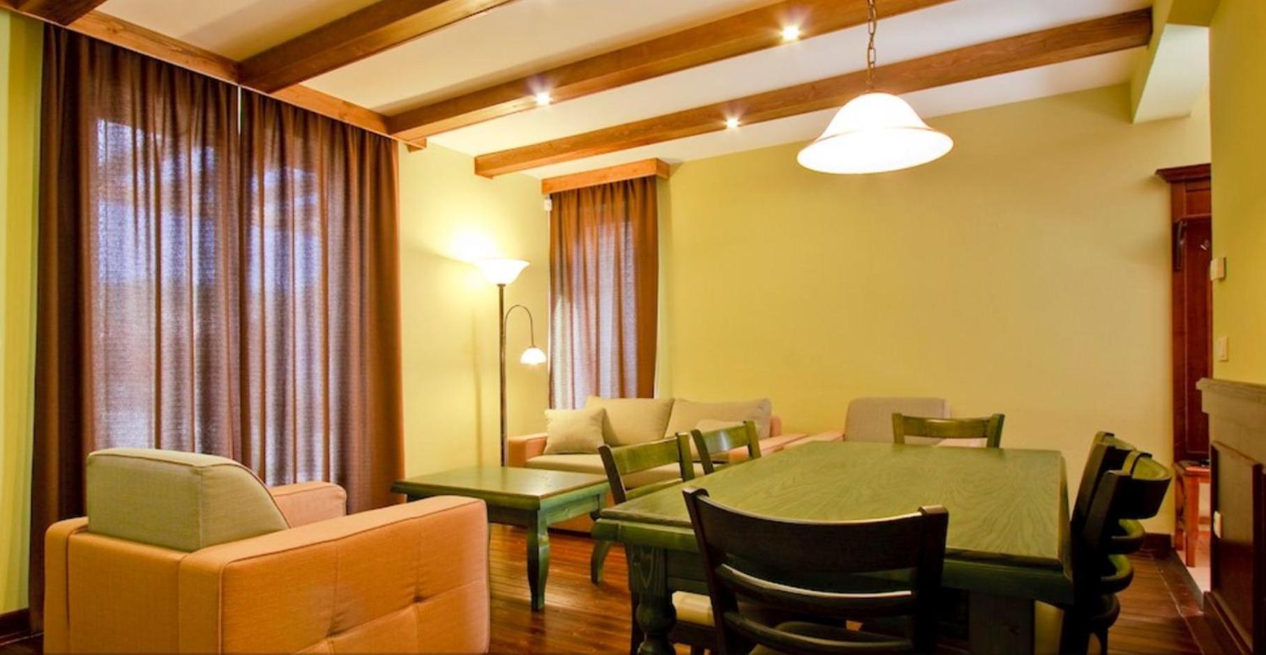 Tó apartmanházak
