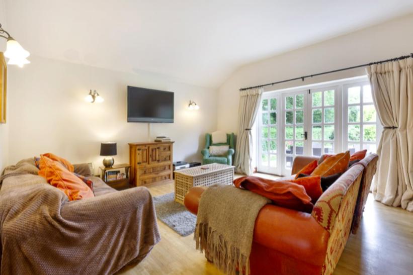 White Lodge Cottage view 4