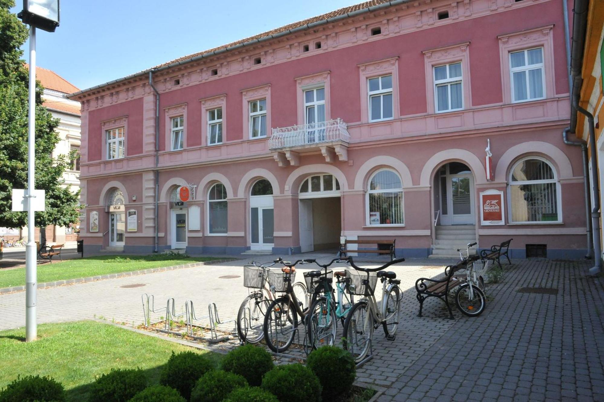 Photo 18