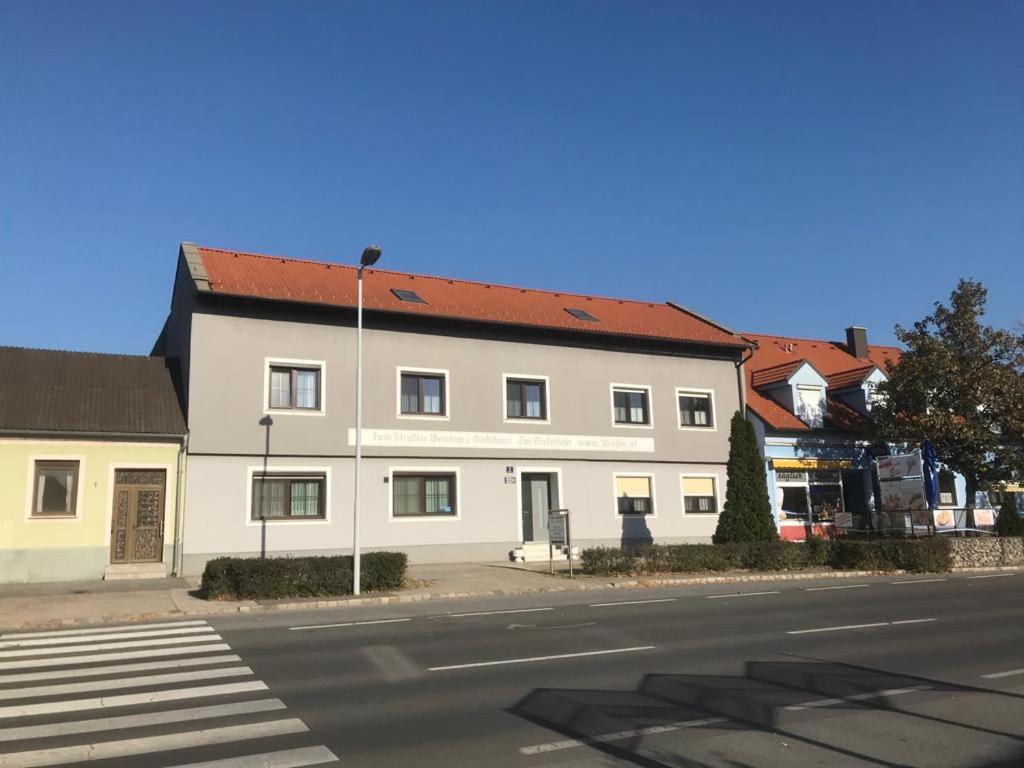 Gästehaus und Weinbau Zur Wiederkehr Strudler