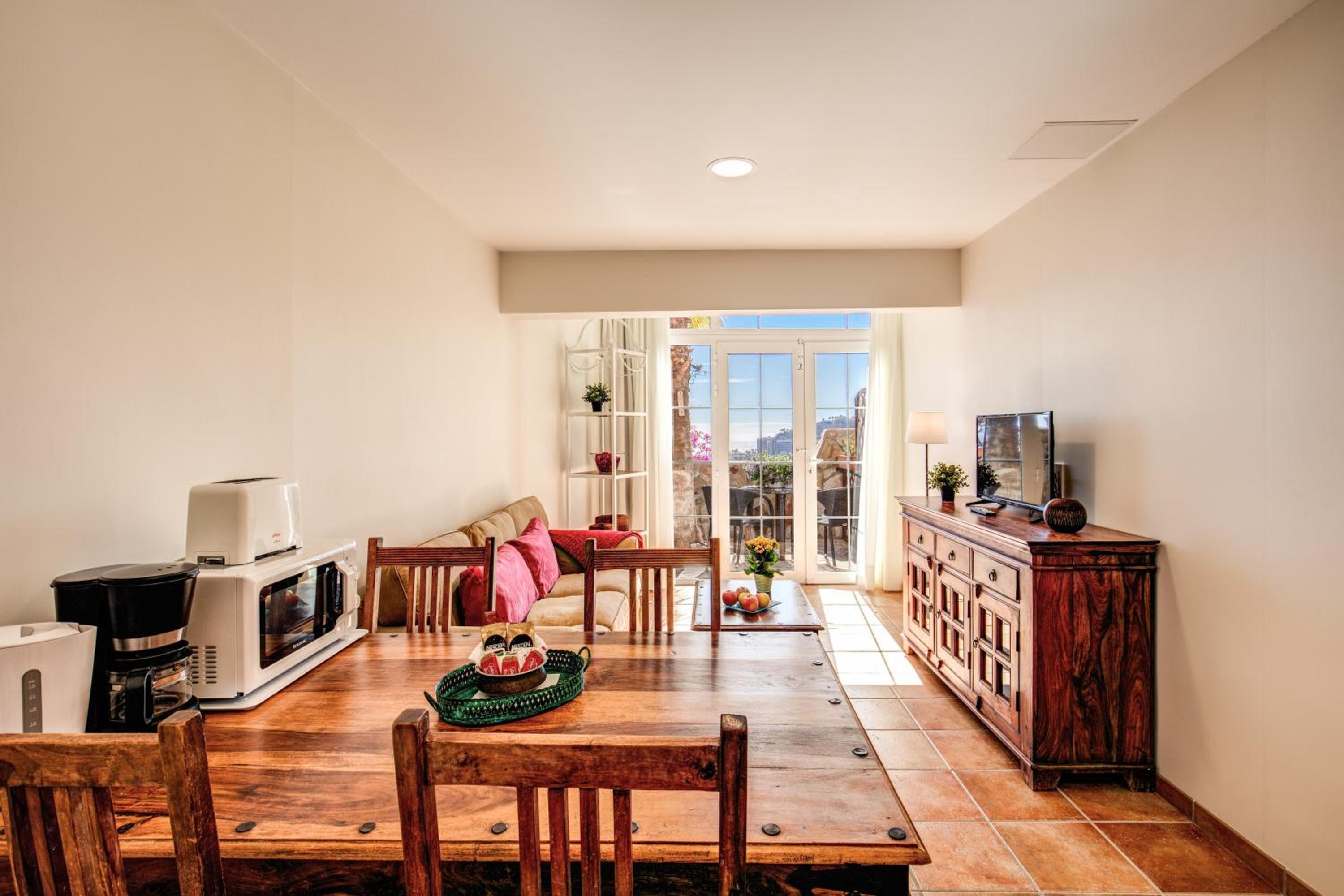 Granada I Apartments