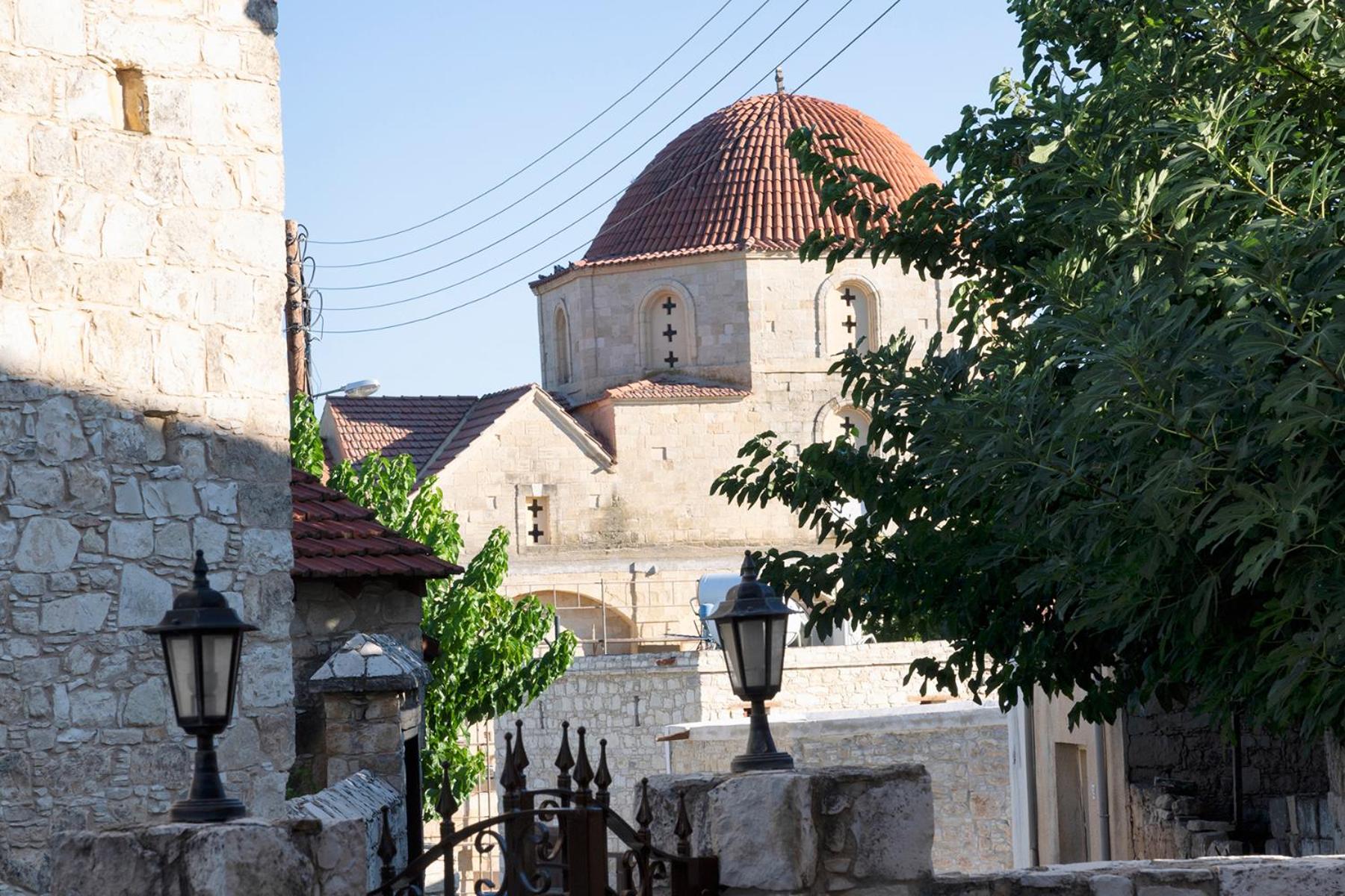 Salamiou Stone House