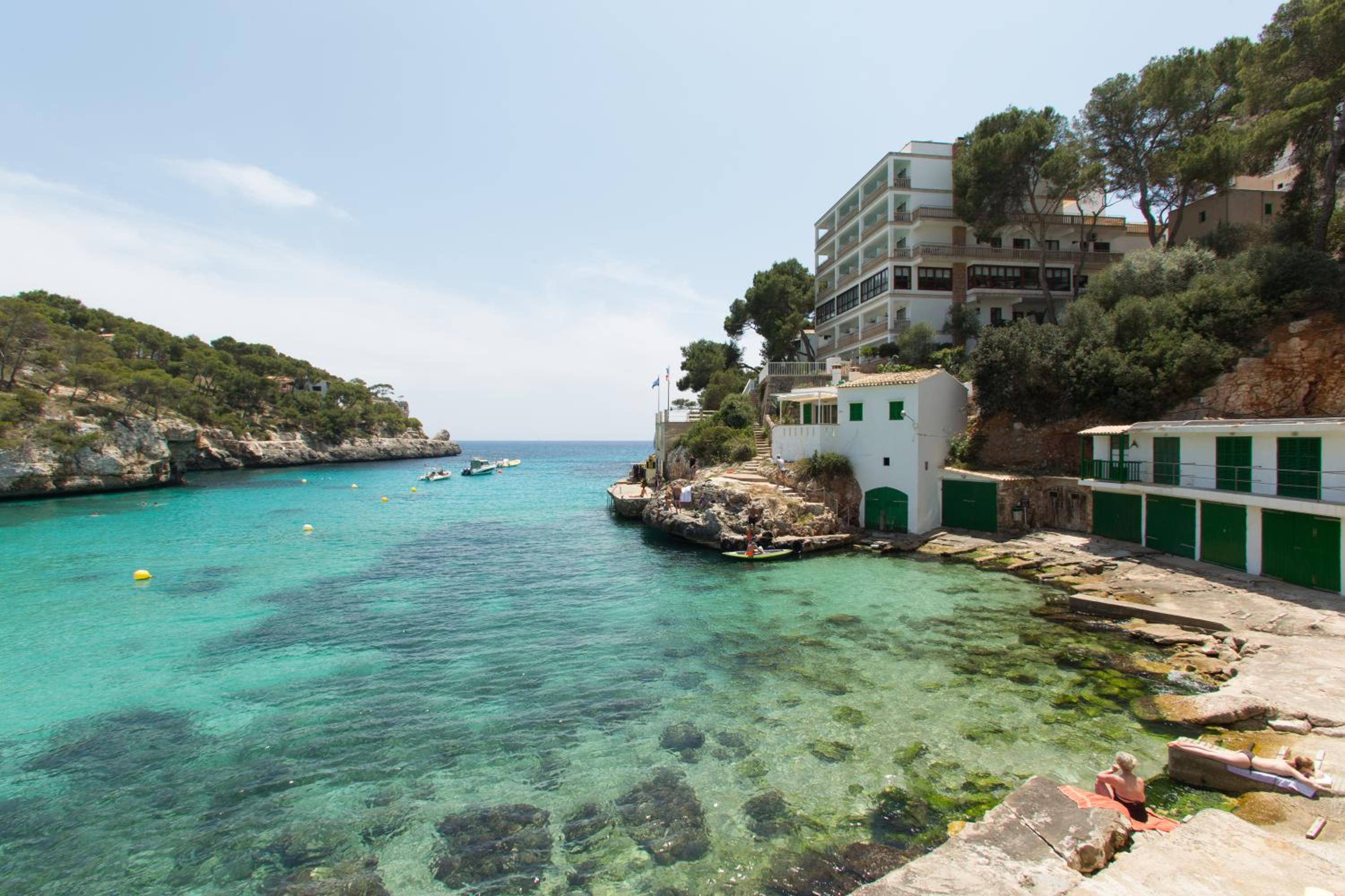Hotel Pinos Playa en Cala Santanyi — other