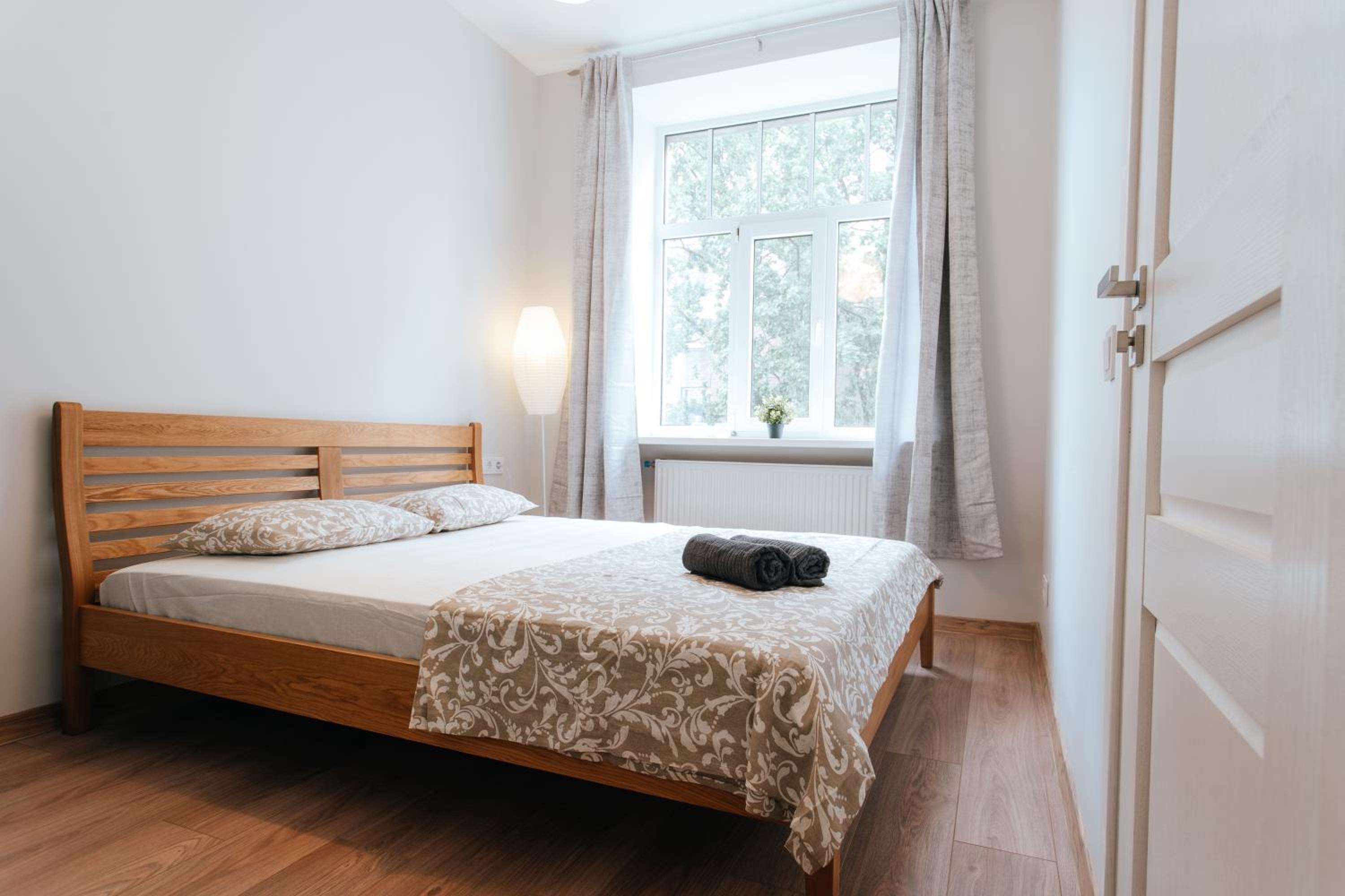 Central Comfort at Hanzas Residence, stay near Cafes, Bars, Museums & Esplanade view 5
