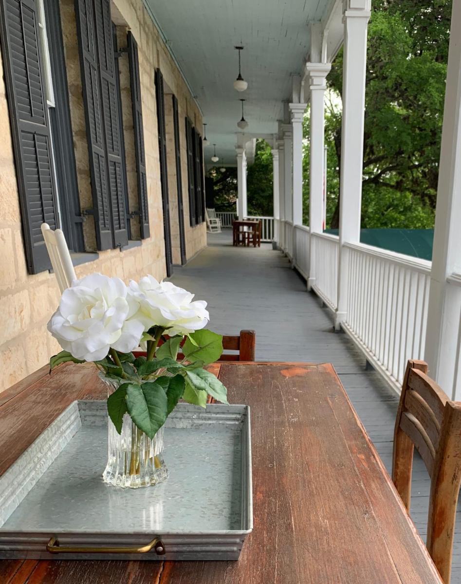 balcony