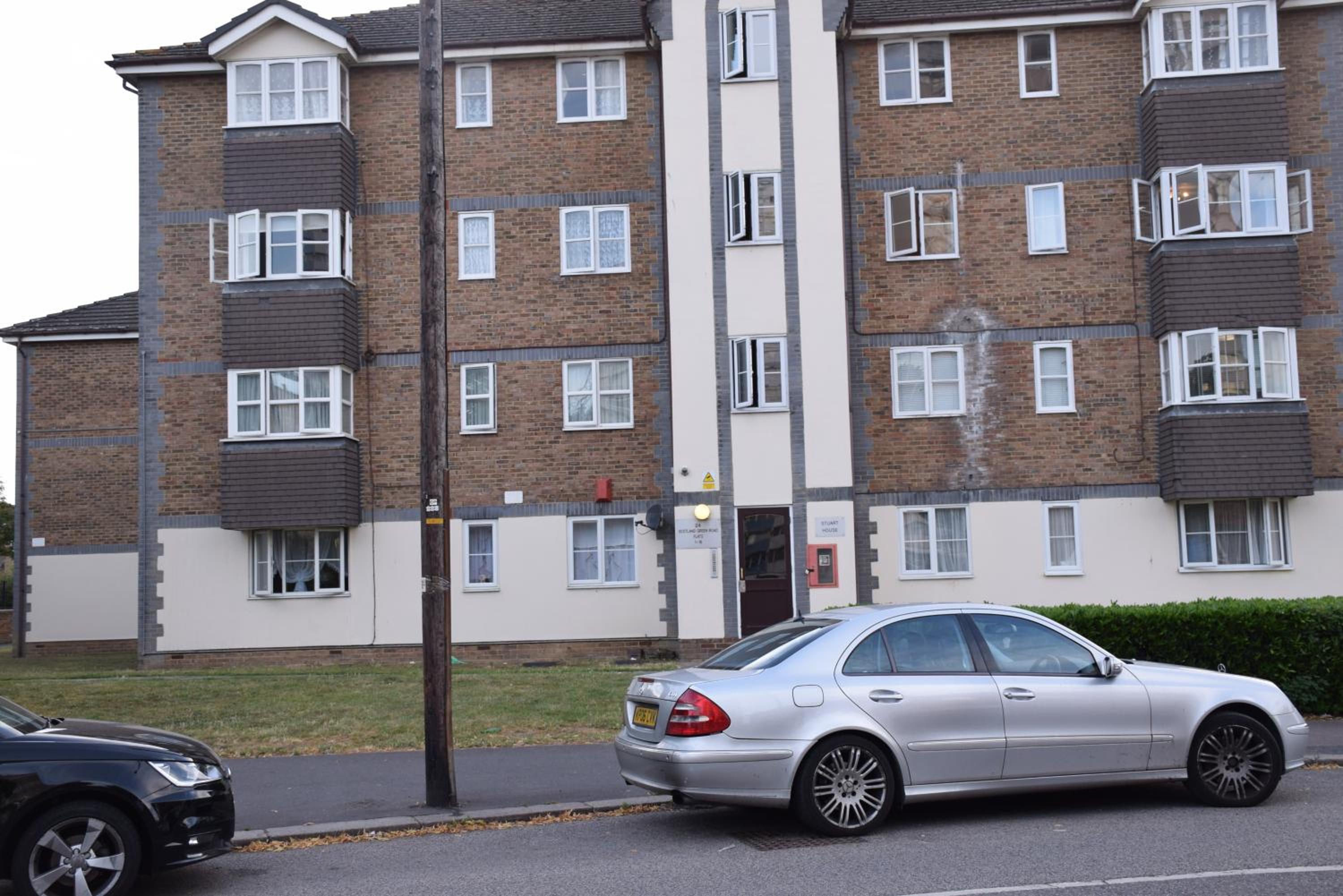 1 Bedroom Apartment Ponders End
