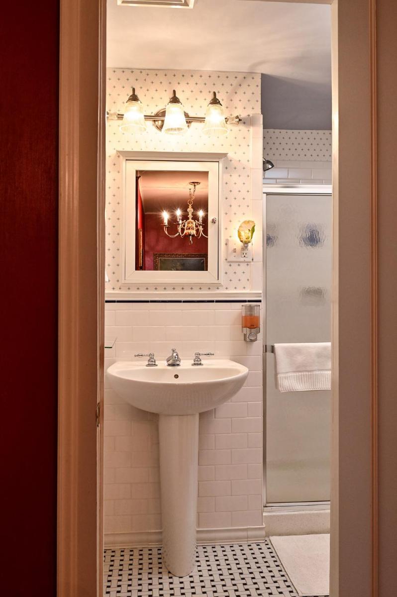Hilltop House Bed Breakfast - Property Image 13