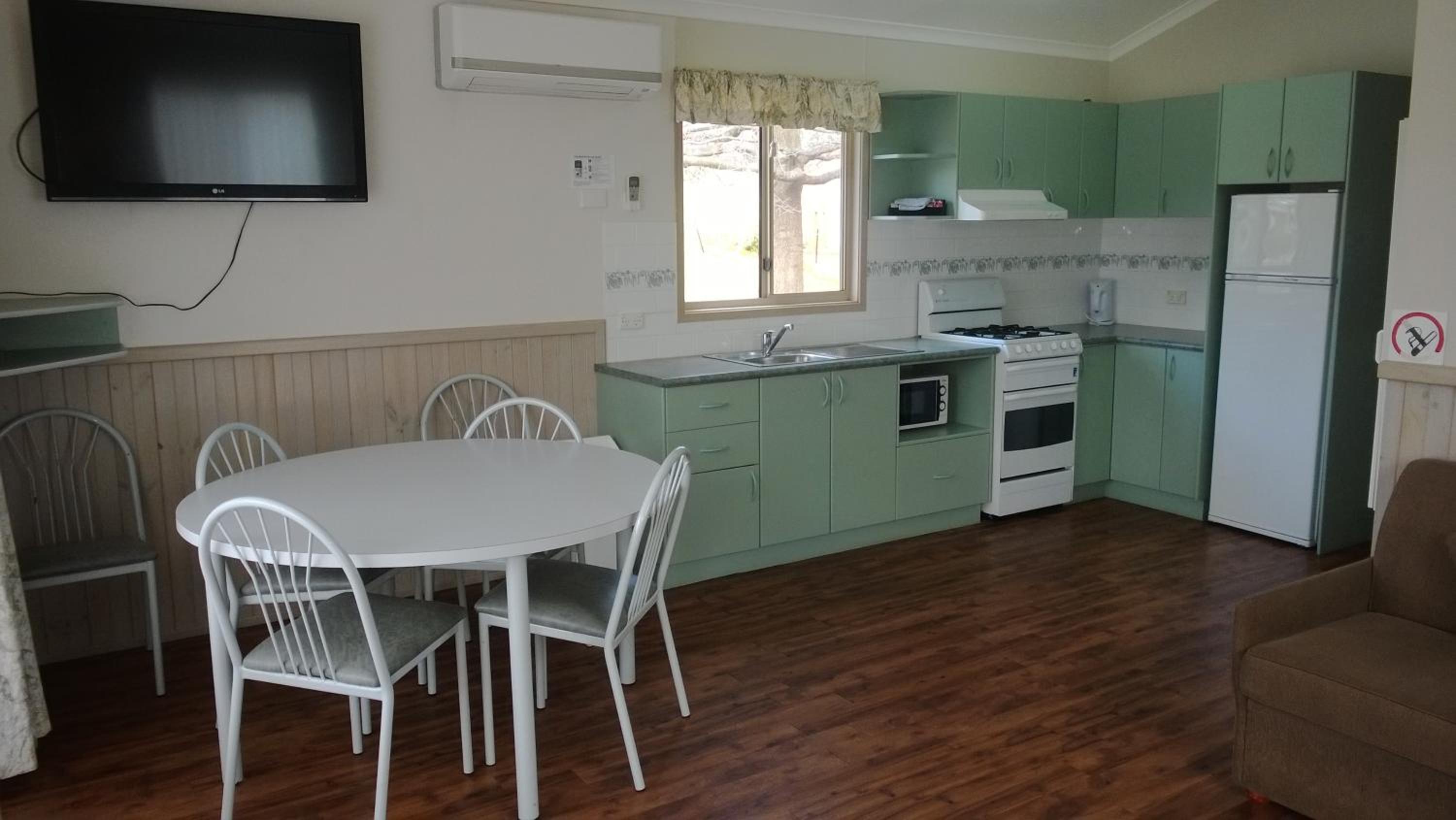 Canberra Carotel Motel
